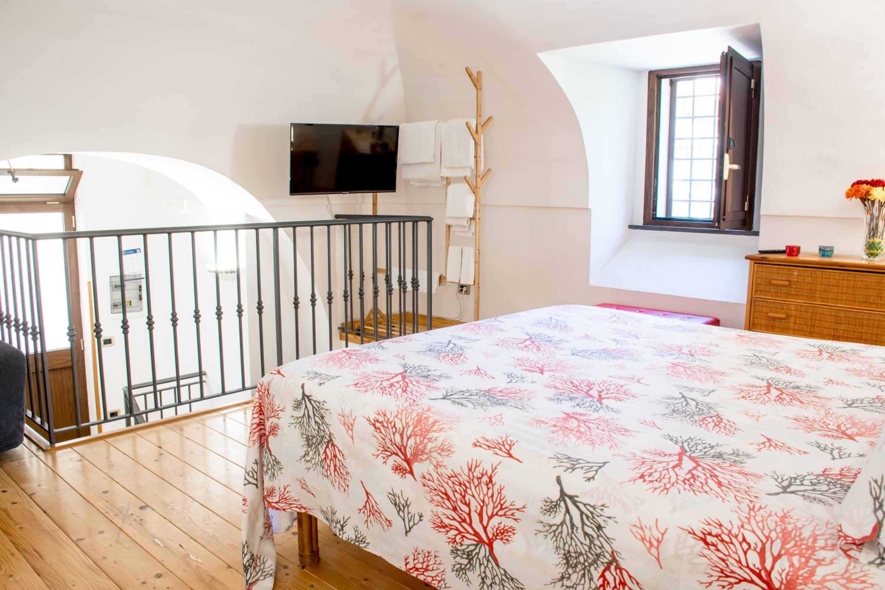 Comfort One-Bedroom Apartment - Photo 8