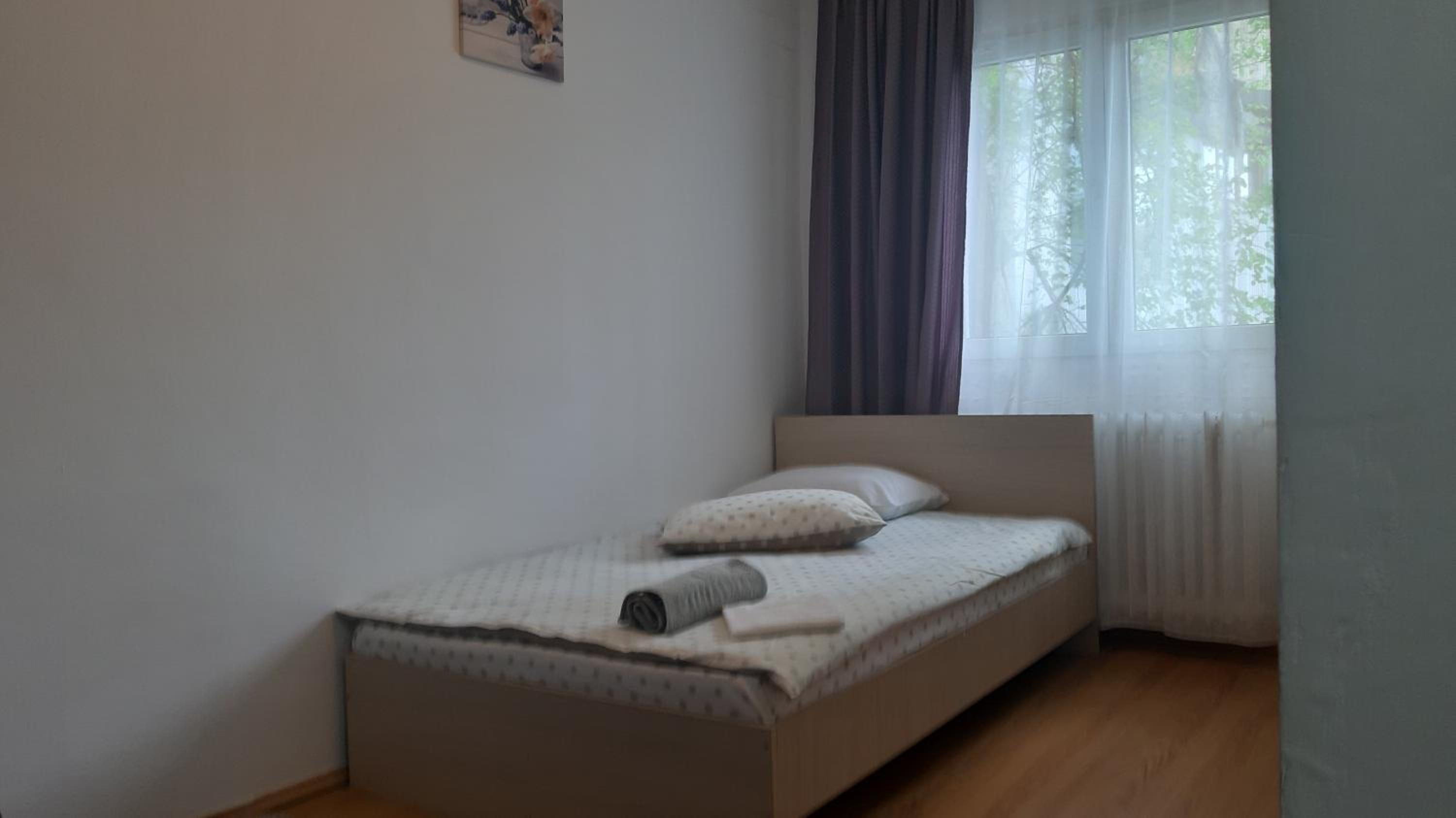 One-Bedroom Apartment - Photo 6