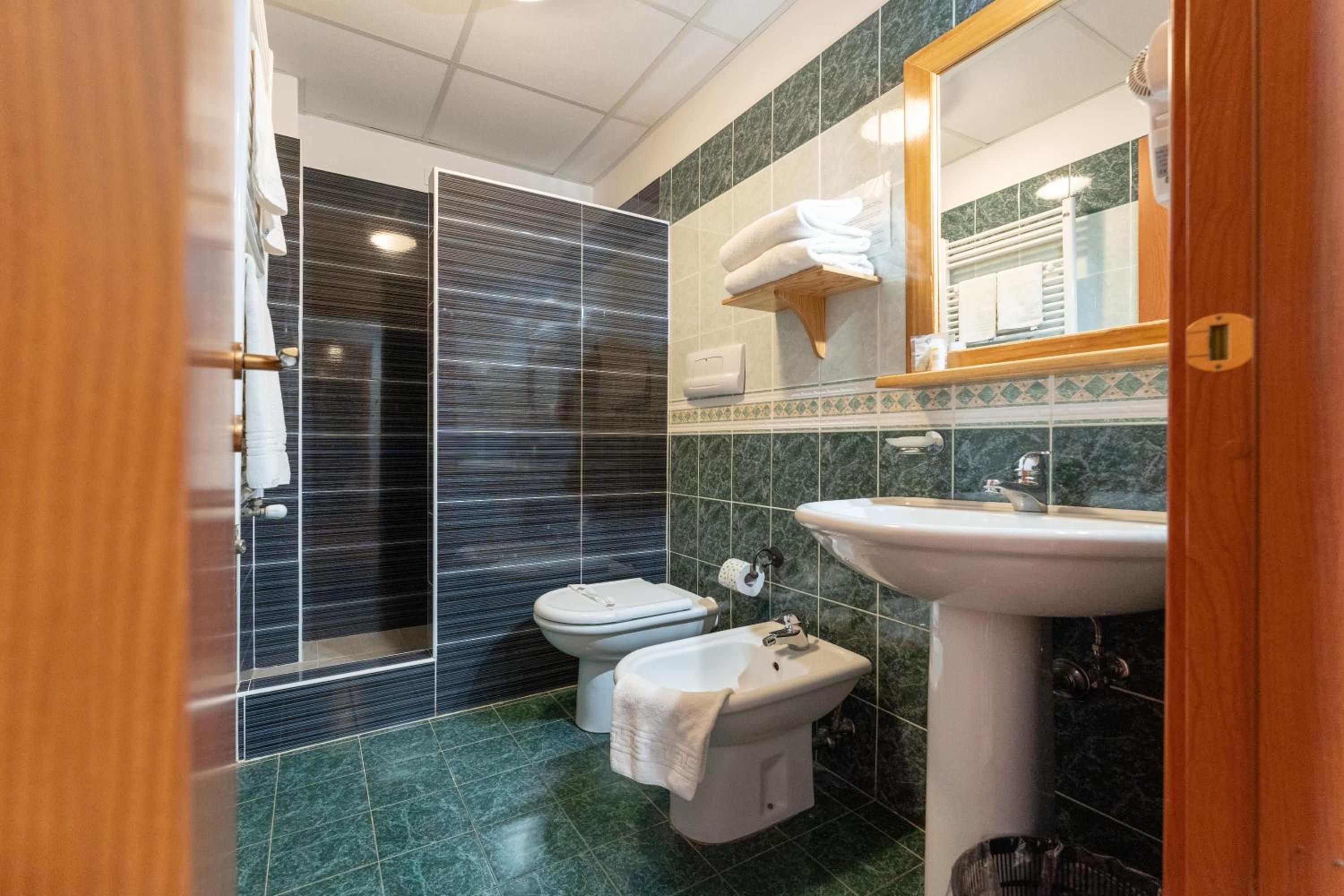 Triple Room - Photo 6