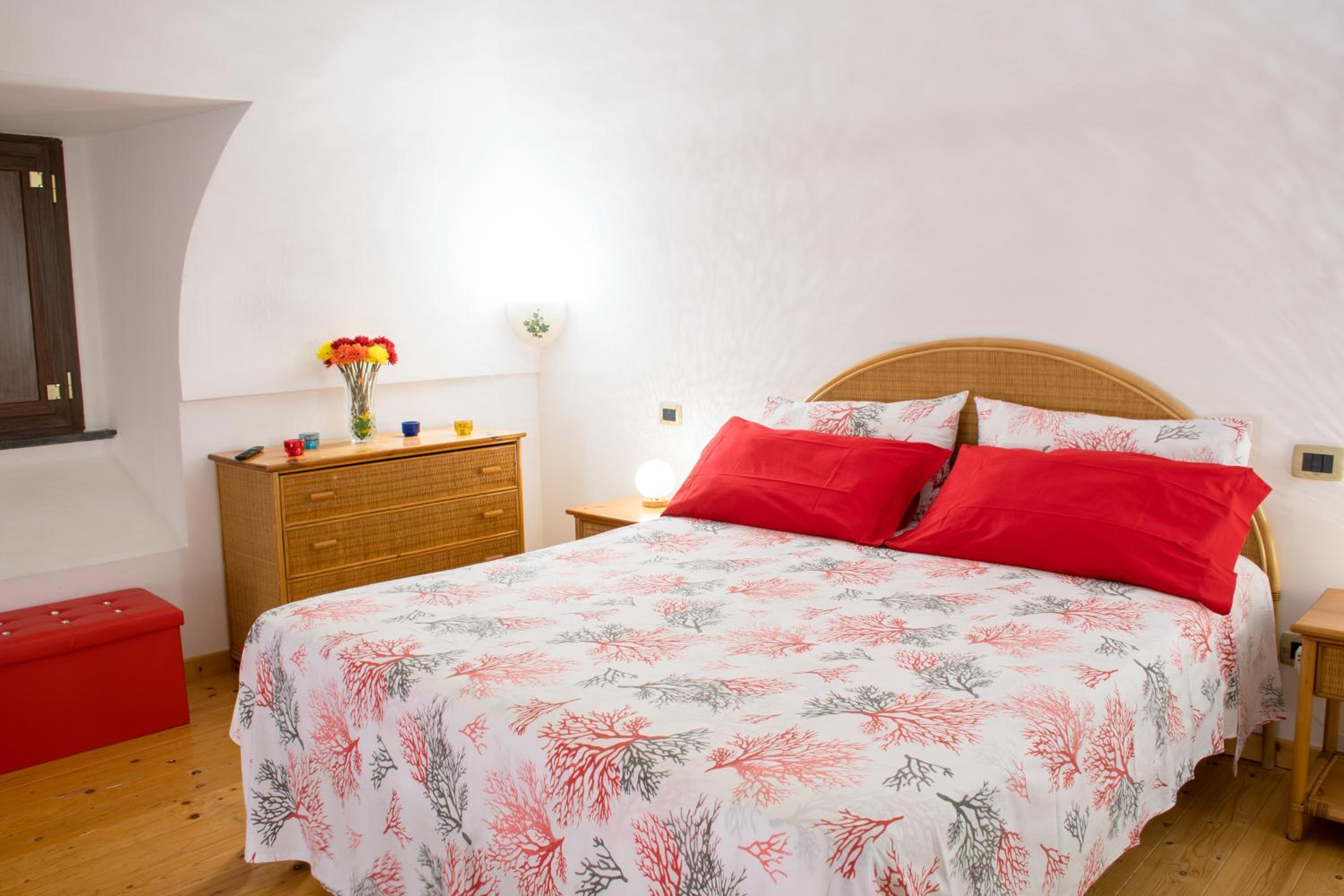 Comfort One-Bedroom Apartment - Photo 16