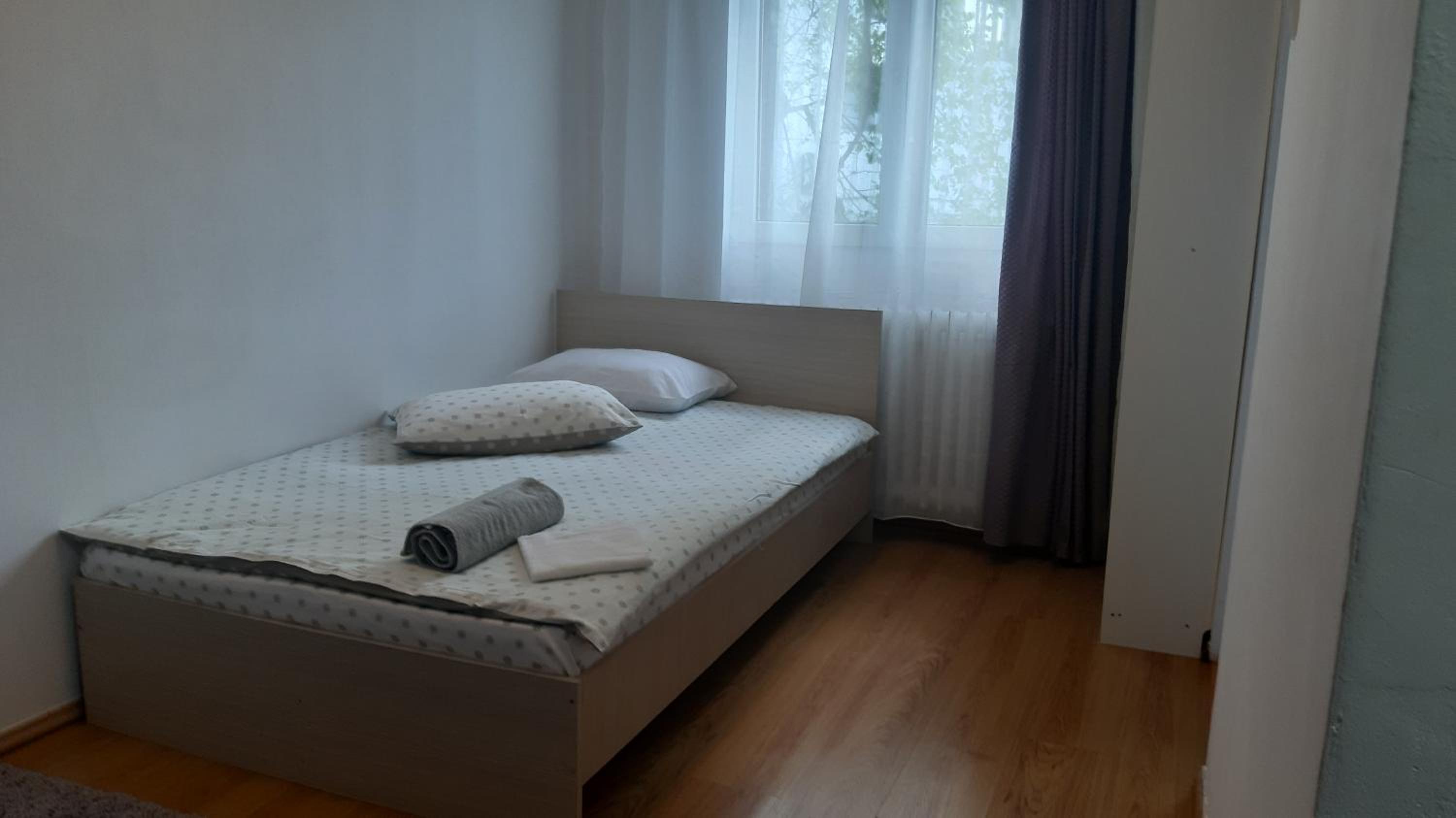 One-Bedroom Apartment - Photo 8