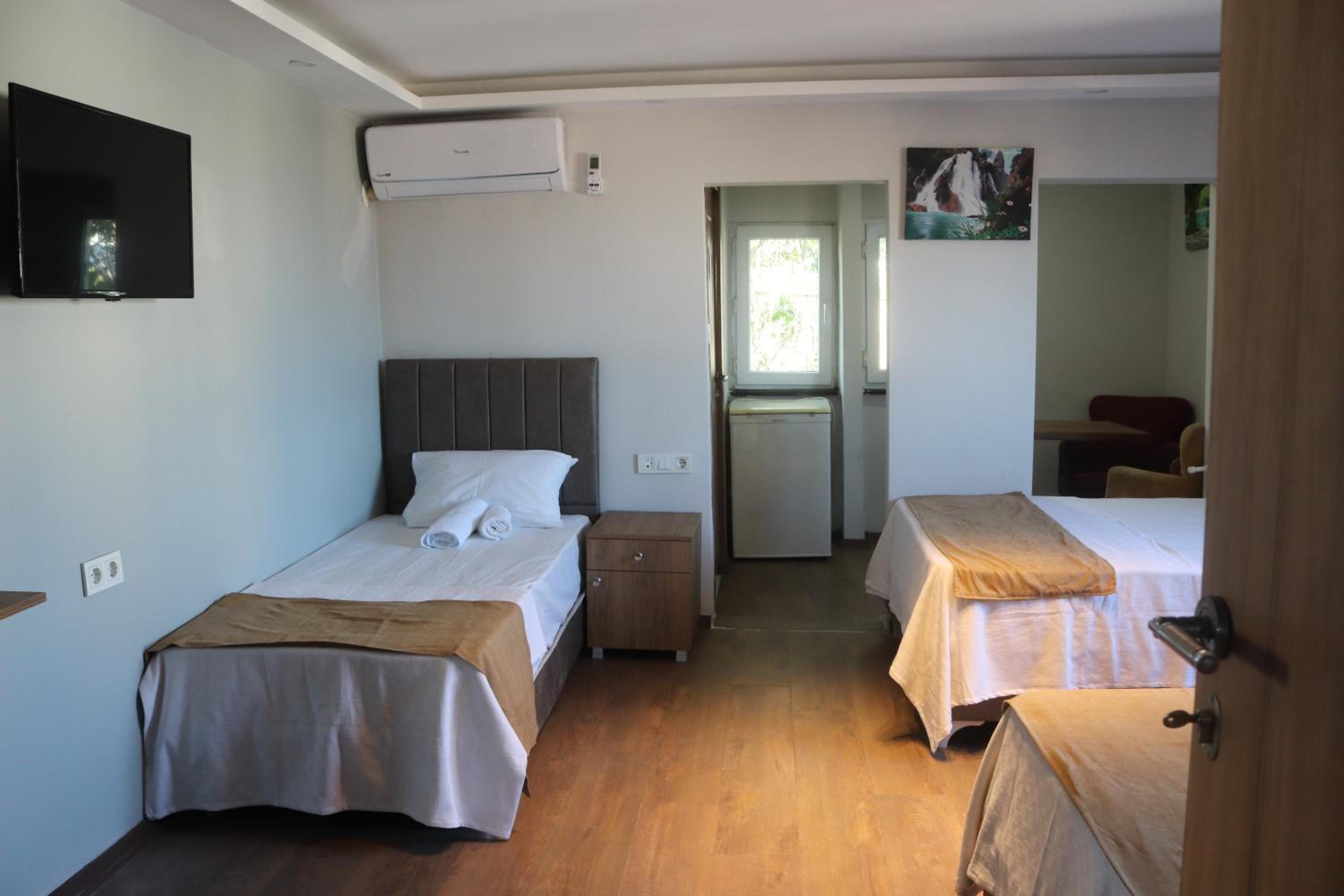 Deluxe Suite with Sea View photo 3