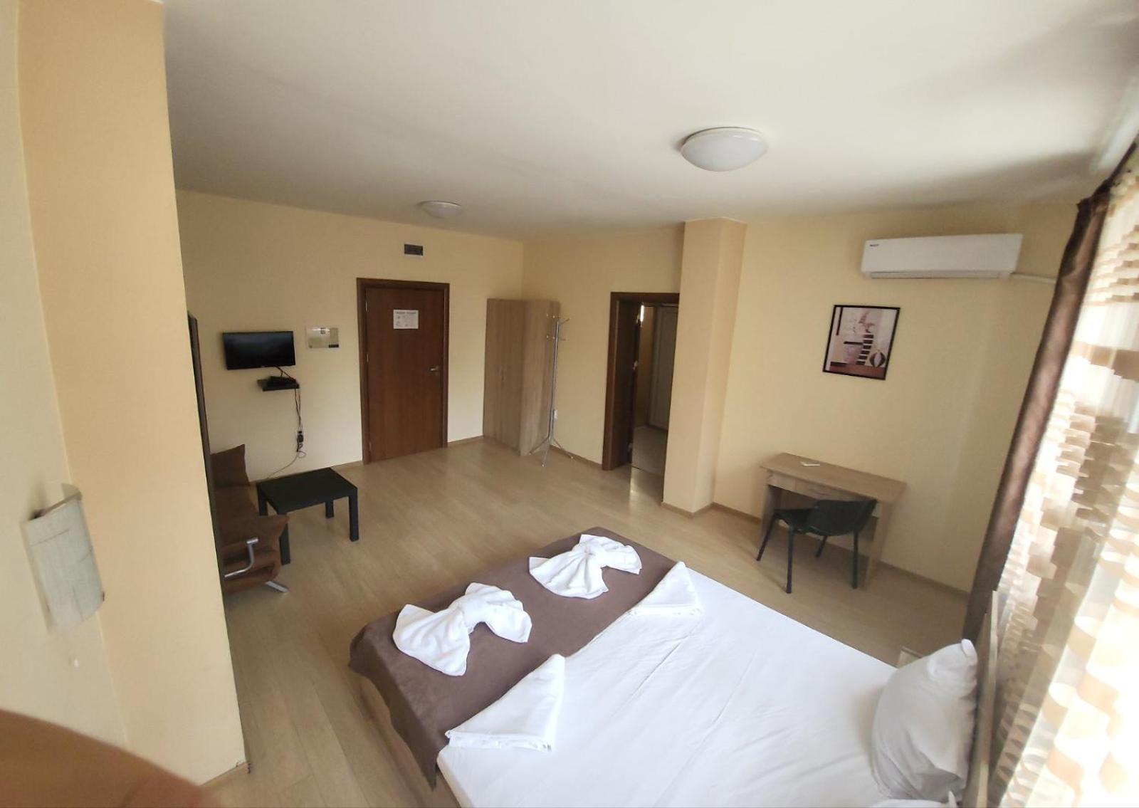 Apartment (1 double bed & 1 sofa bed) photo 1