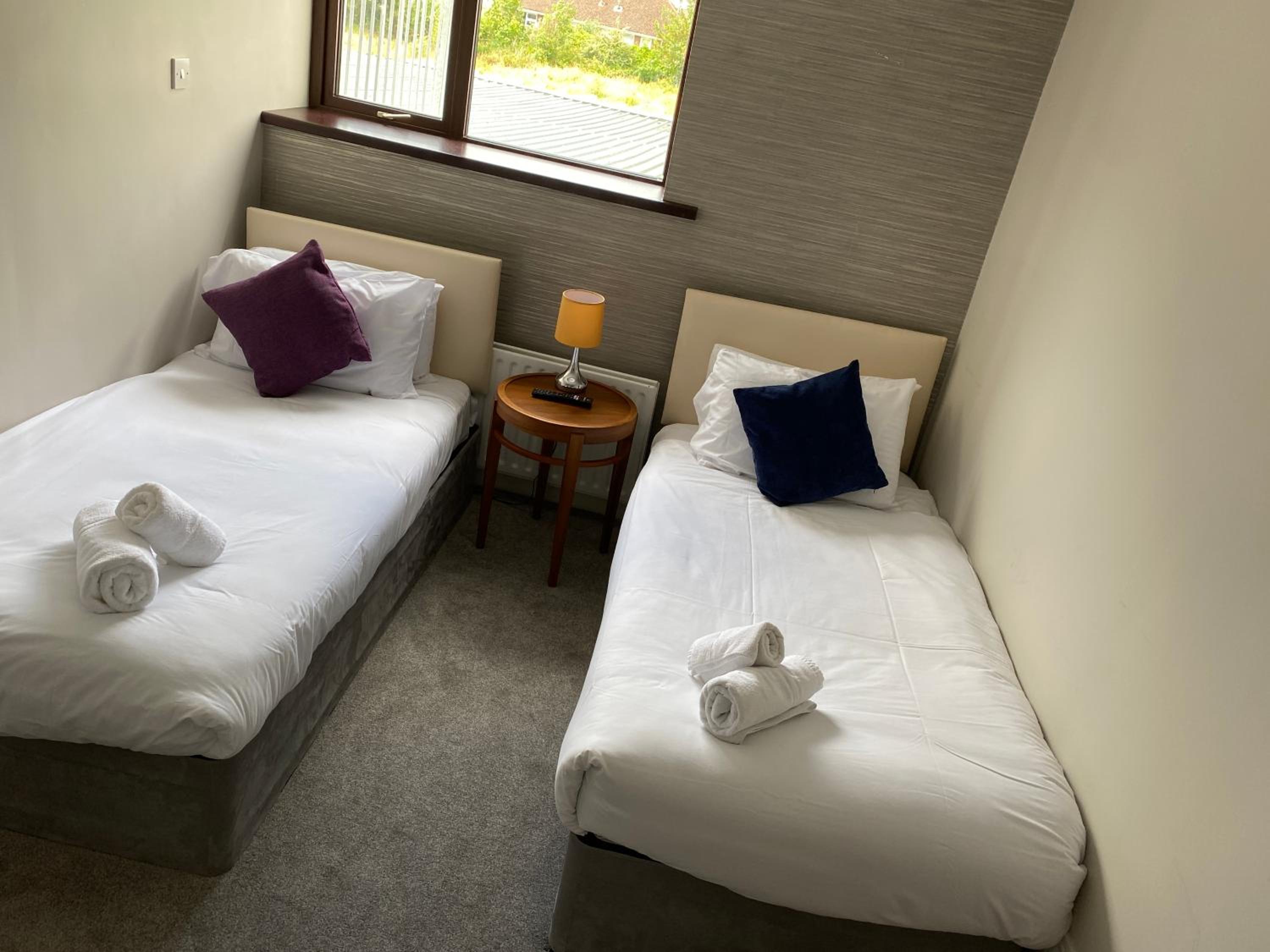 Twin Room with Bathroom photo 2