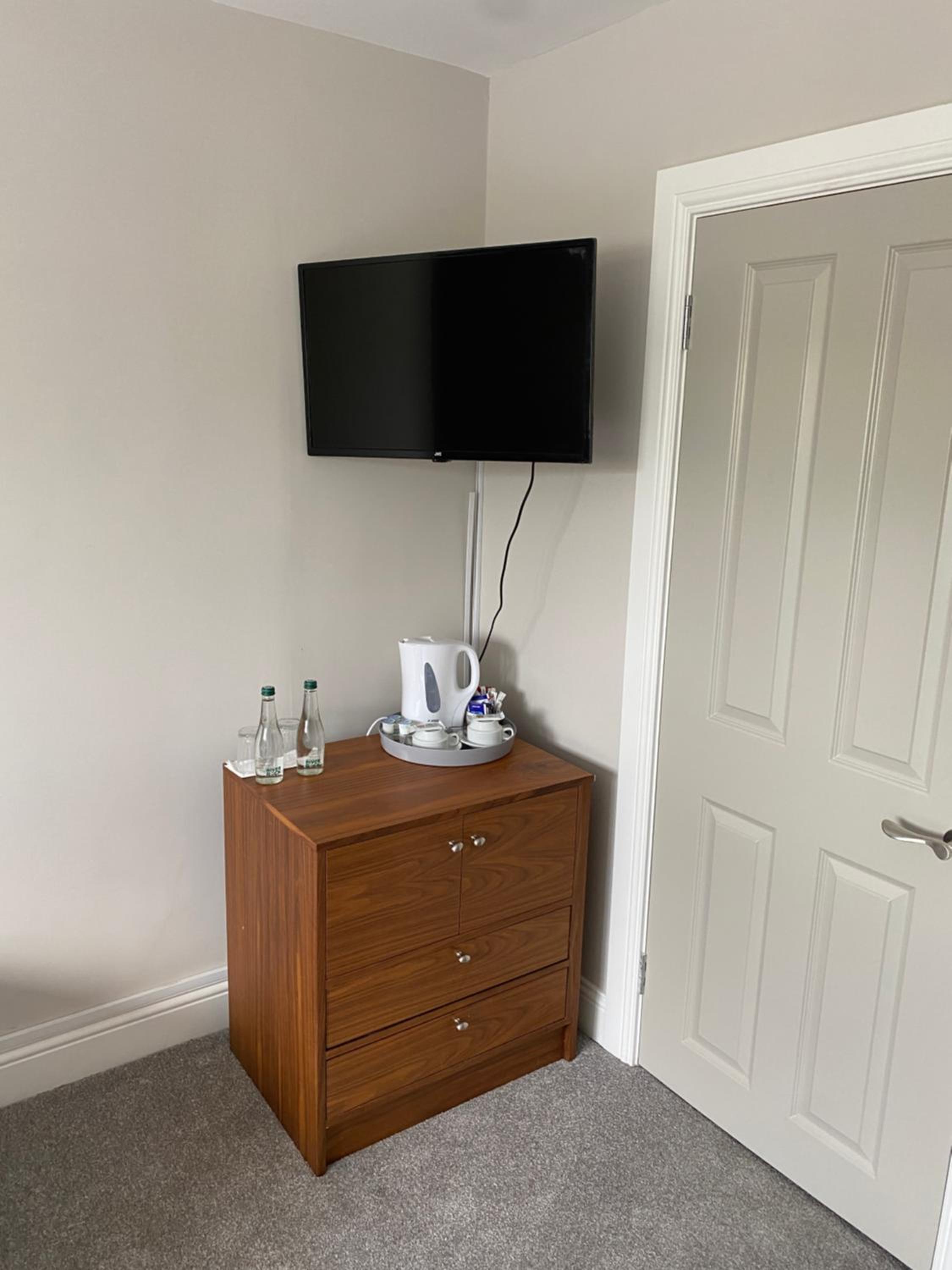Twin Room with Bathroom photo 3
