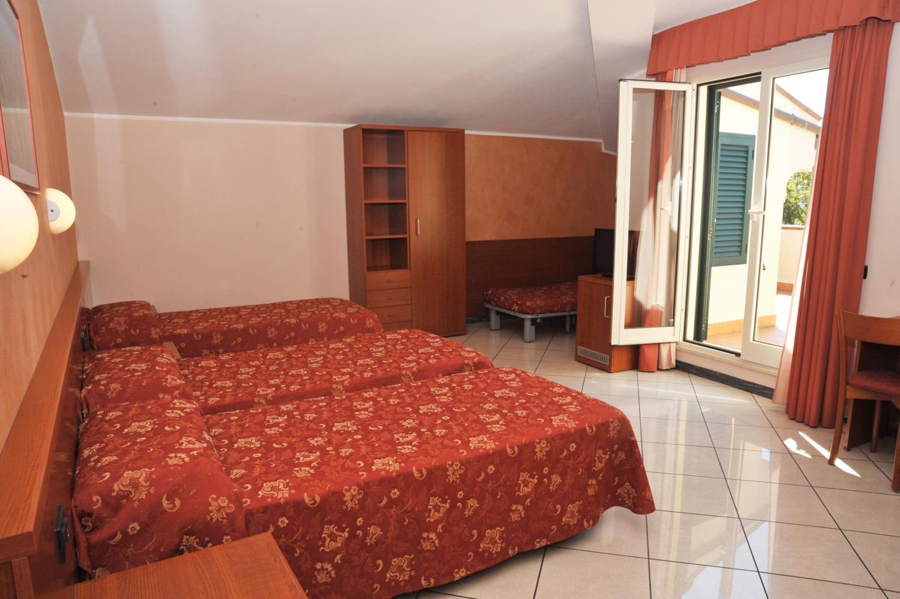 Quadruple Room photo 3