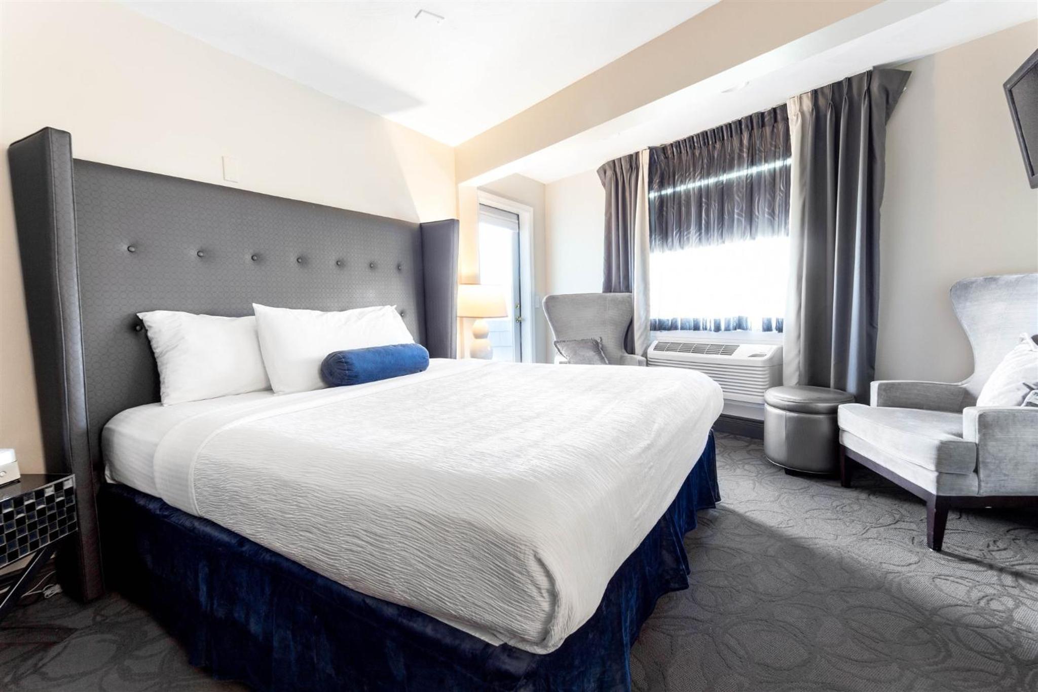 Aqua Blue Hotel
