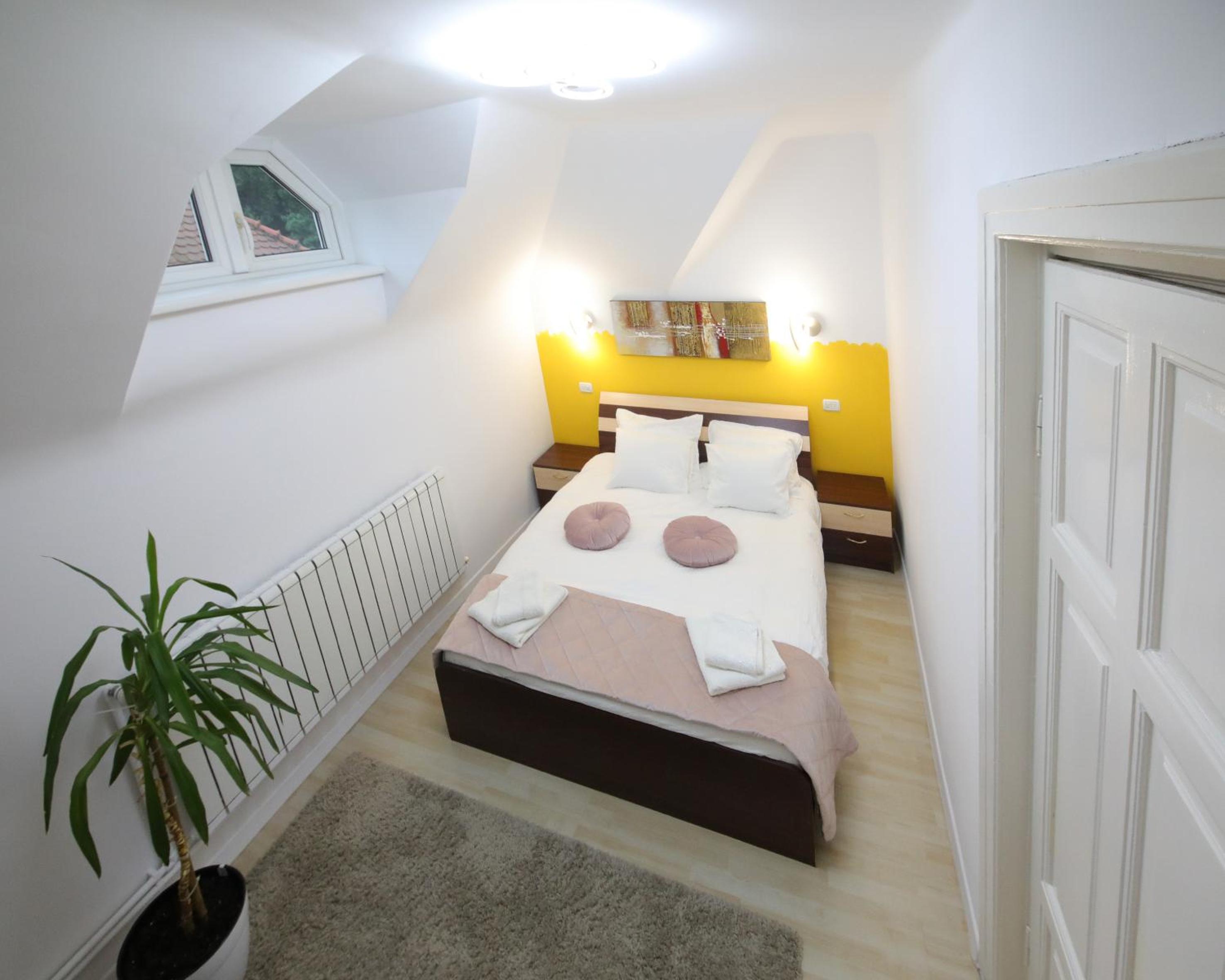 One-Bedroom Apartment - Photo 5