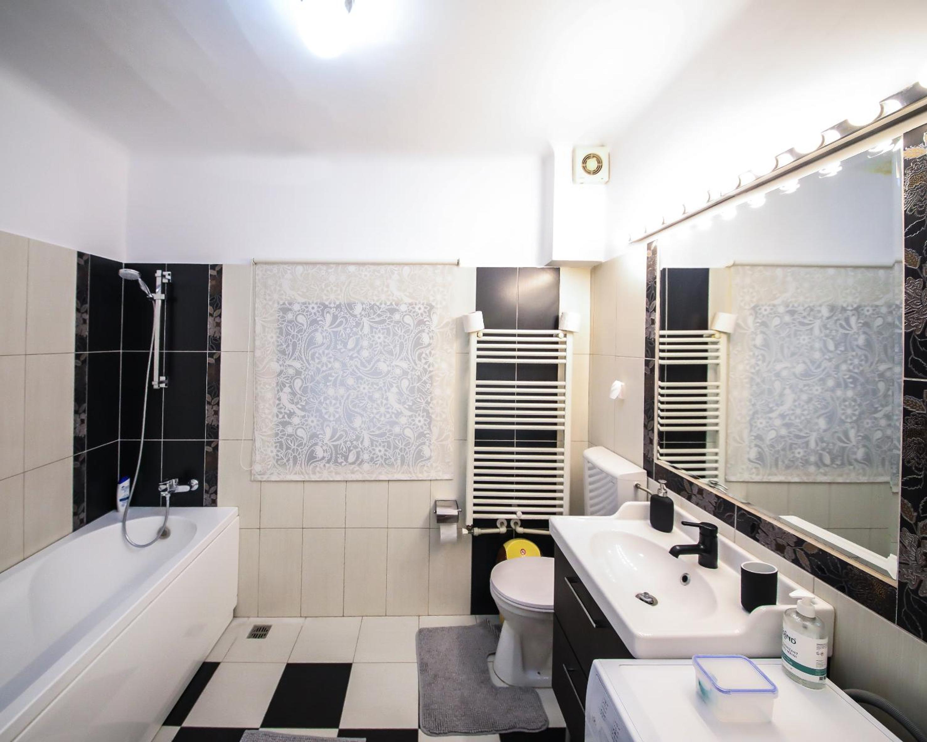One-Bedroom Apartment - Photo 6