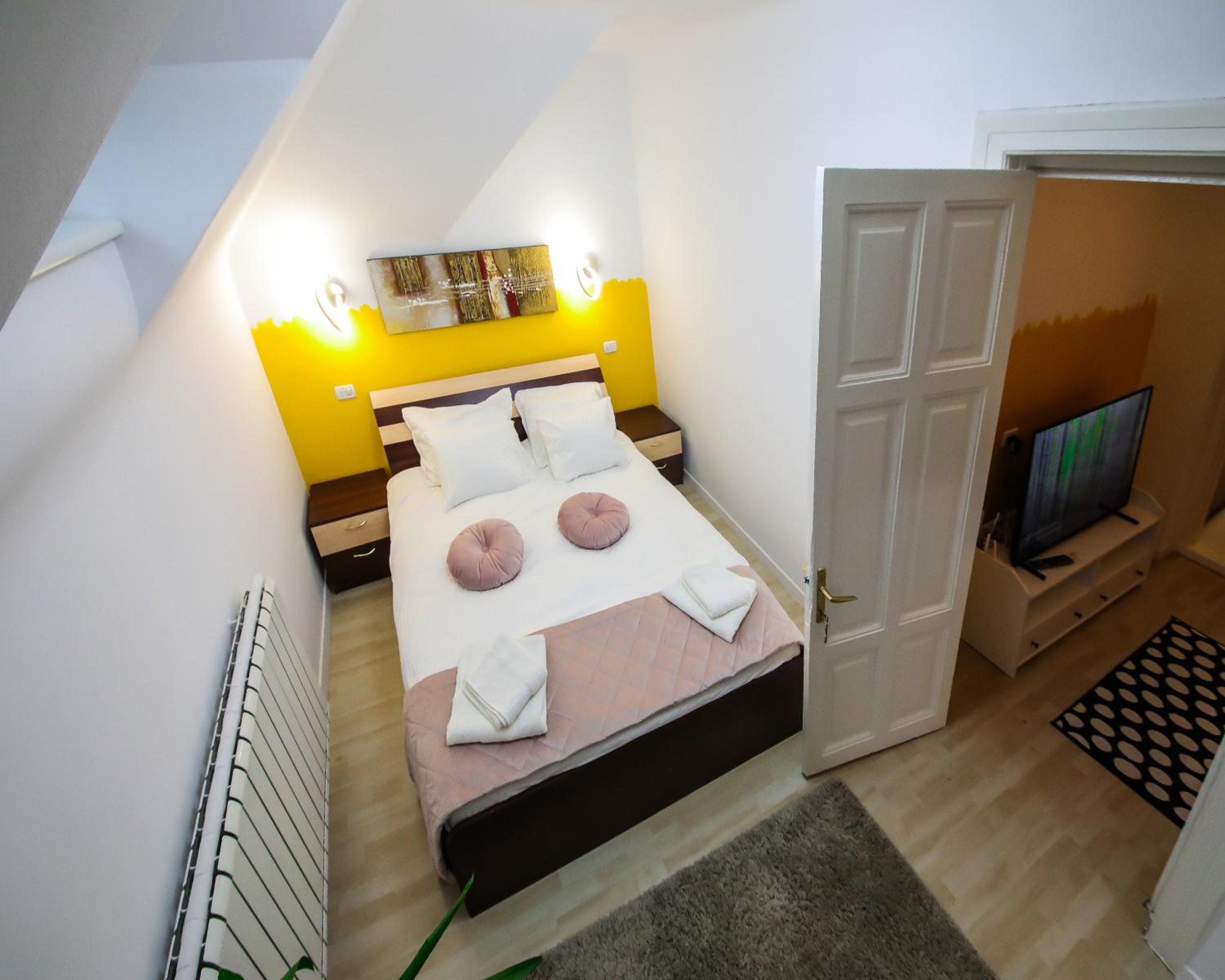 One-Bedroom Apartment - Photo 9