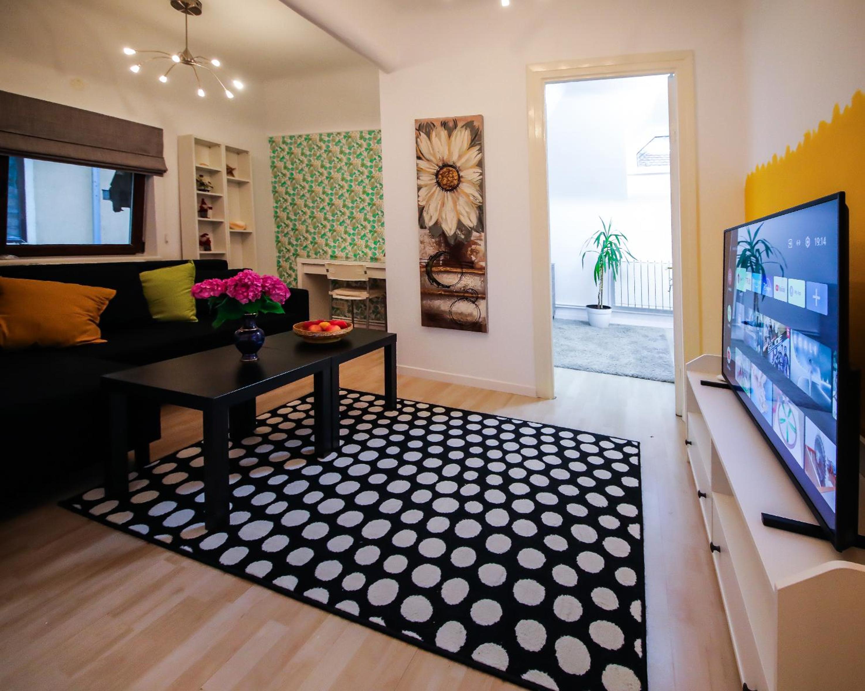 One-Bedroom Apartment - Photo 10