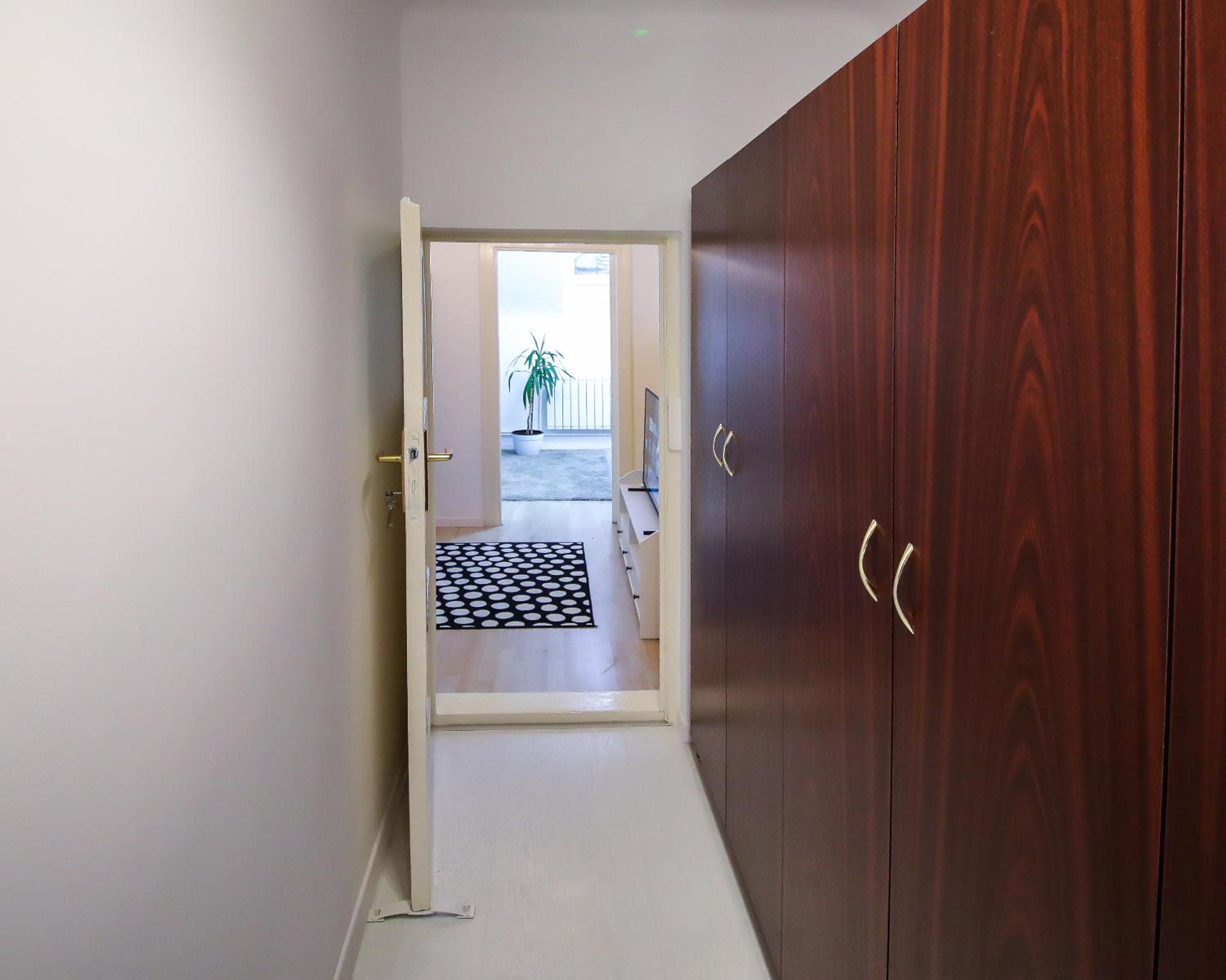 One-Bedroom Apartment - Photo 11