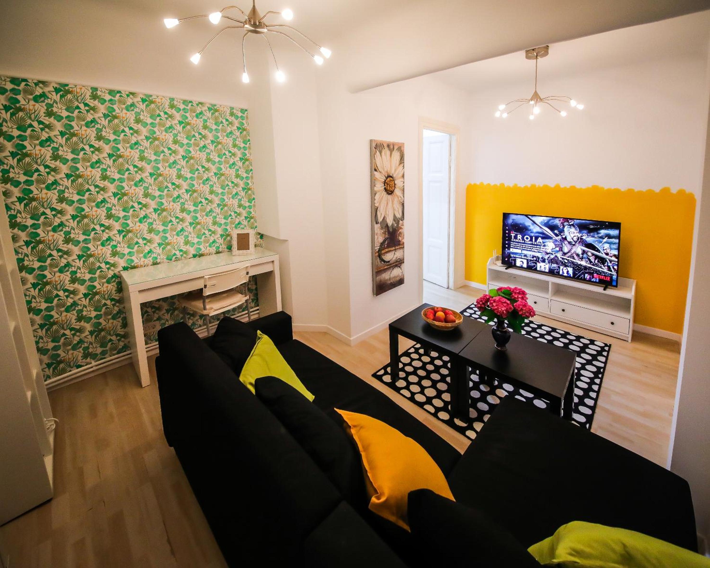 One-Bedroom Apartment - Photo 1