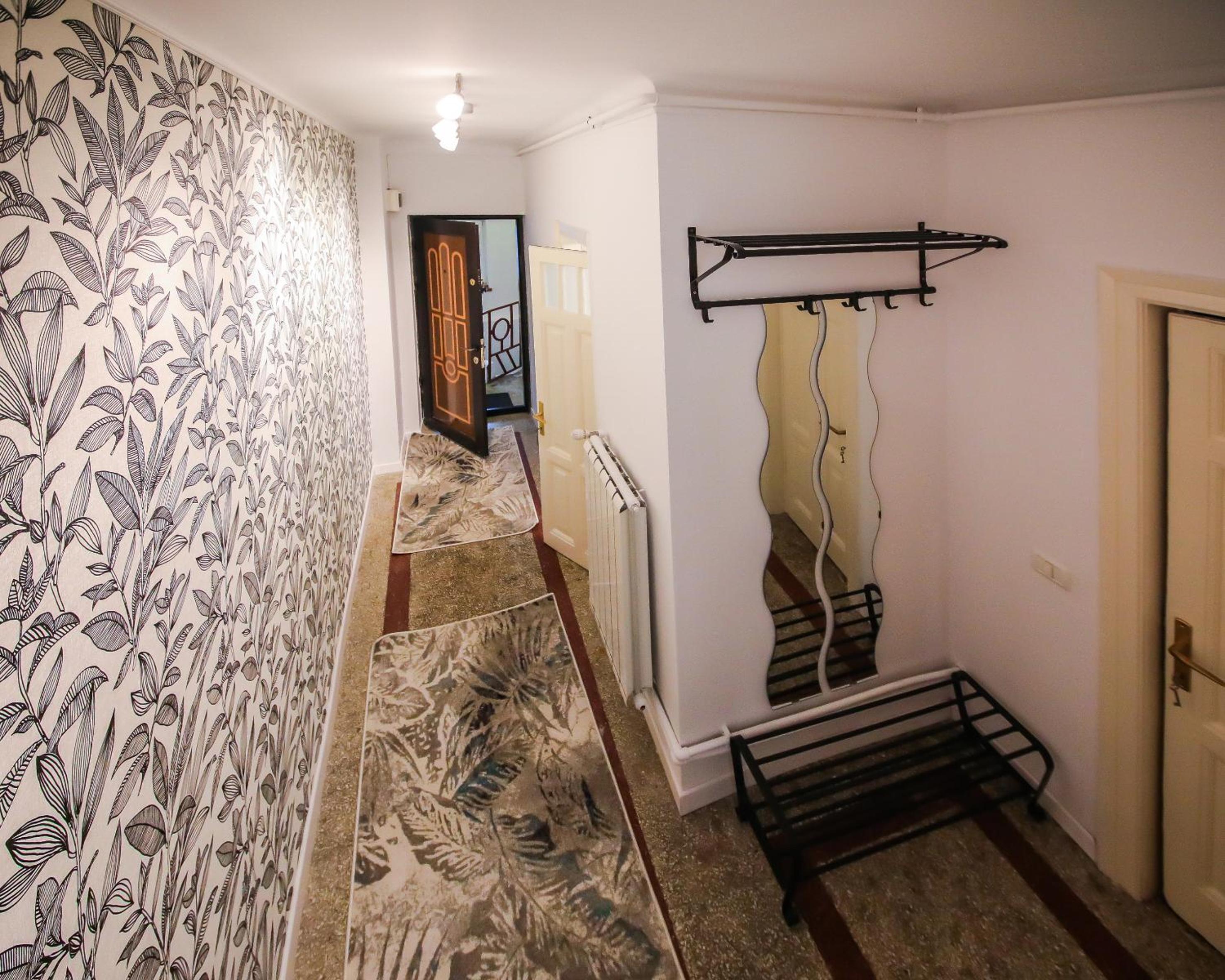 One-Bedroom Apartment - Photo 17