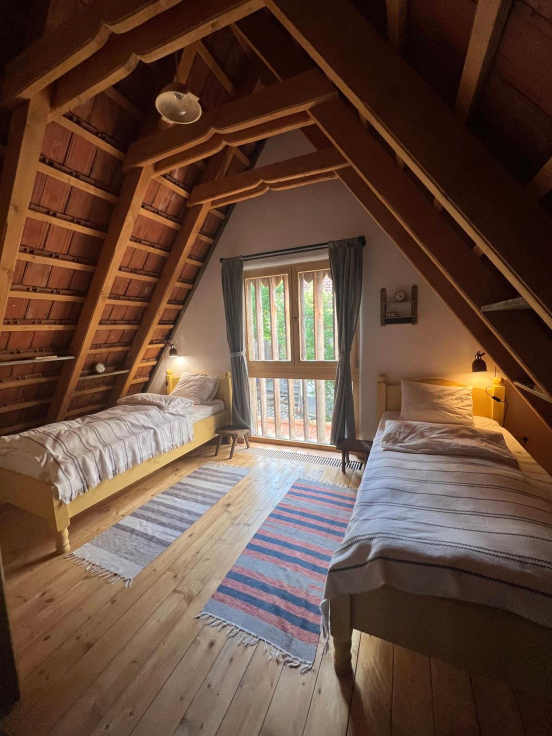 Deluxe Twin Room - Photo 6