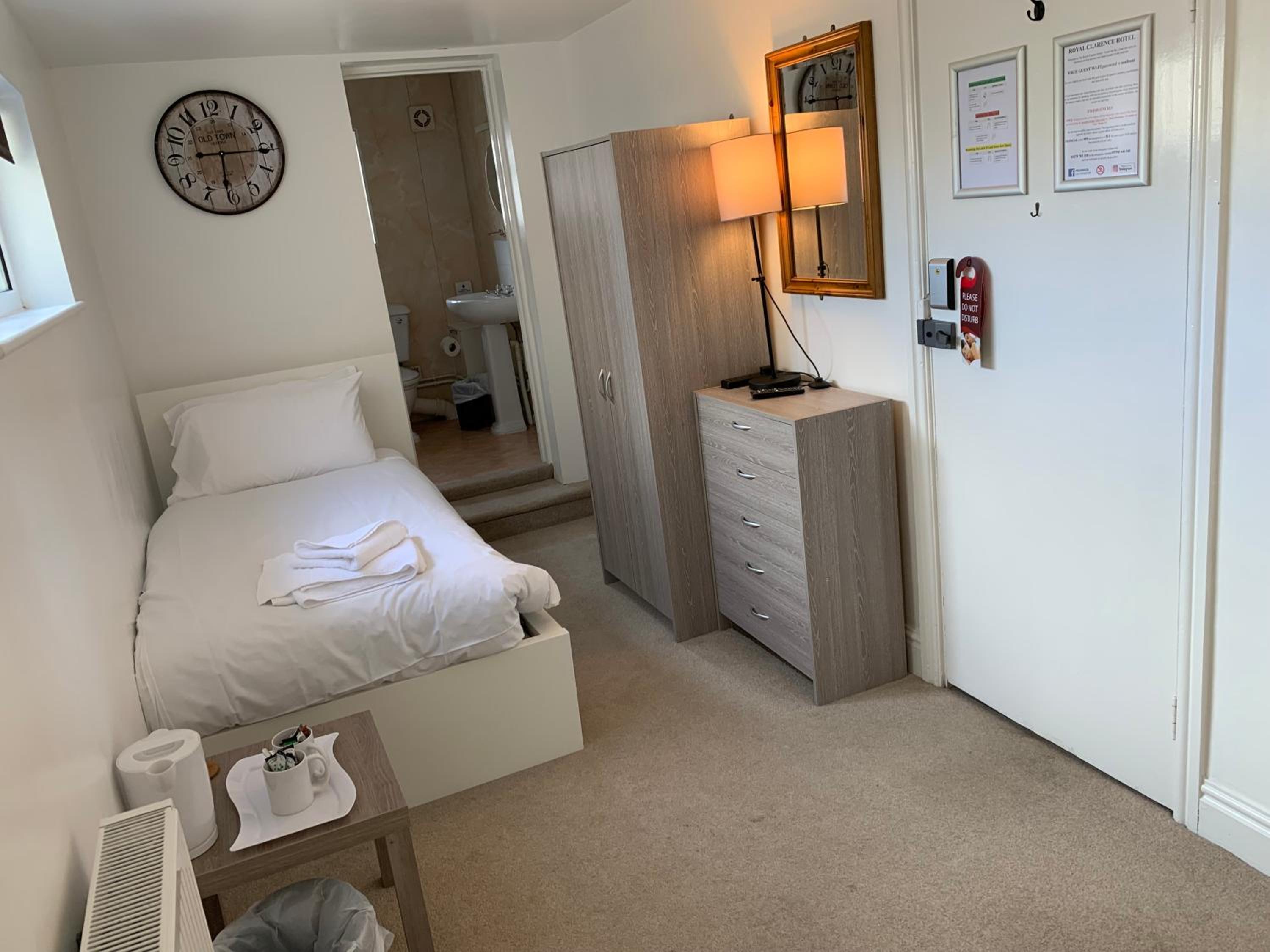 Small Twin Room photo 3