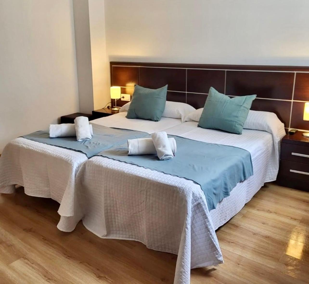 Twin Room with Private Bathroom