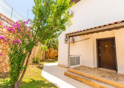 Villa photo 3