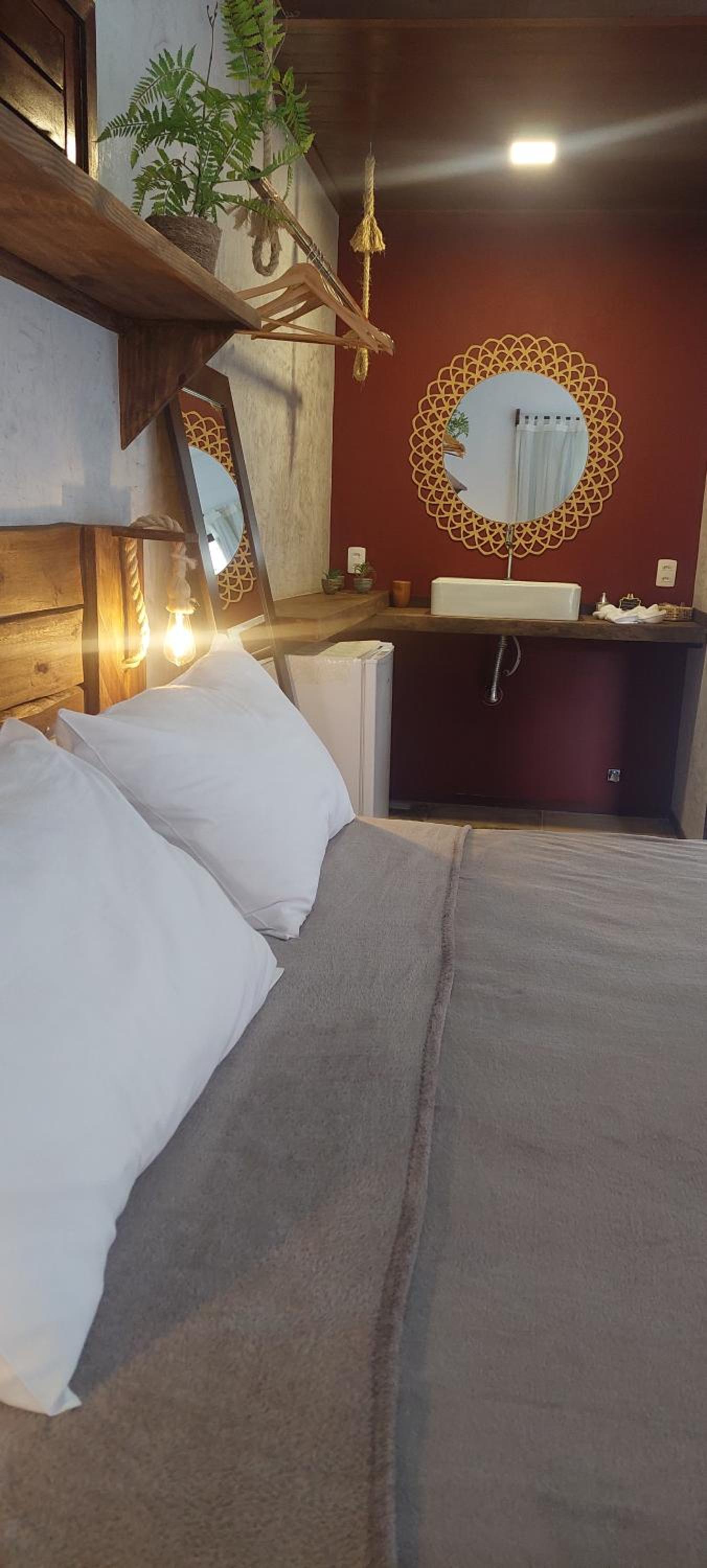 Deluxe Room - Photo 17