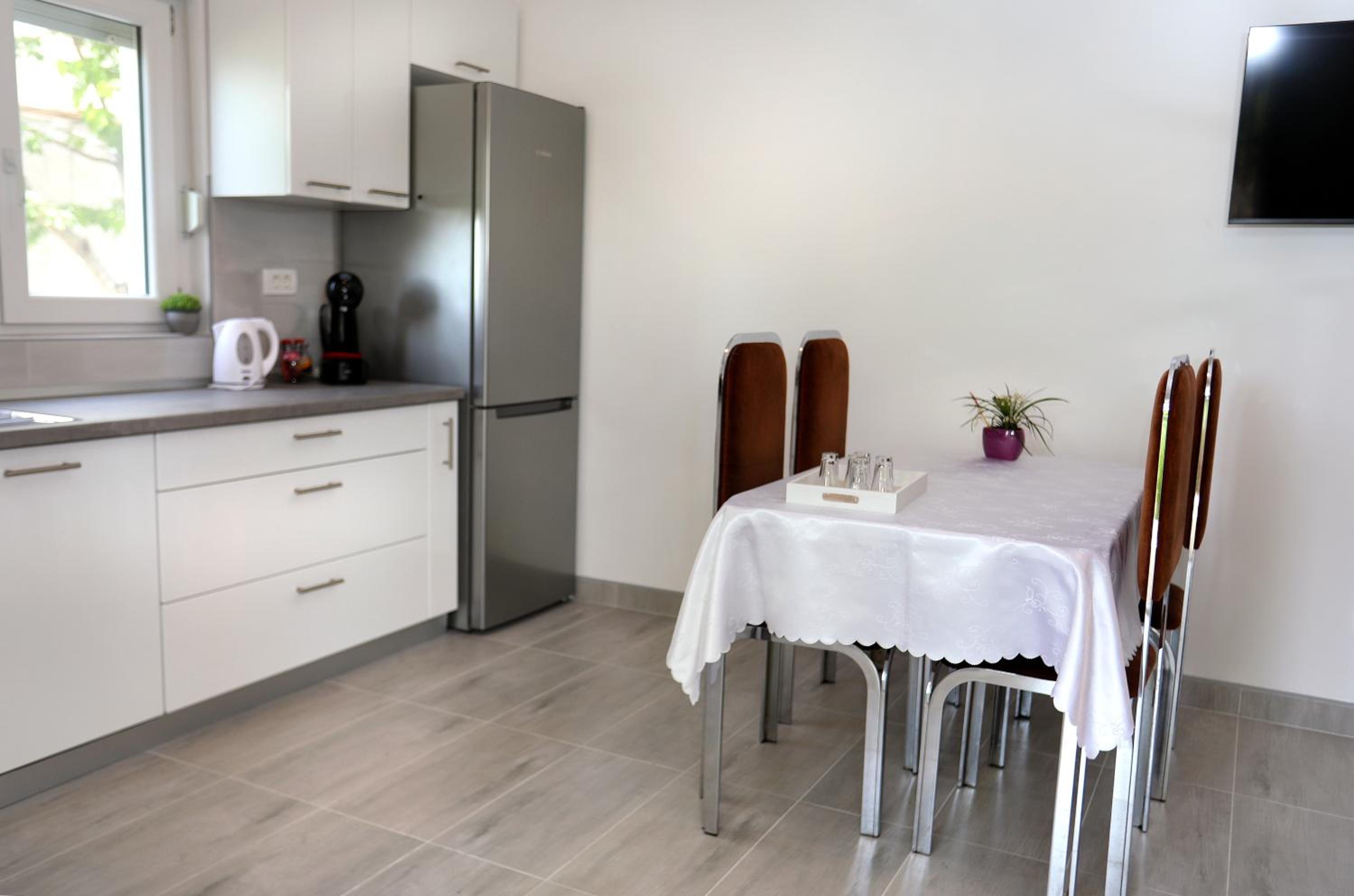 Apartment with Garden View - Photo 18