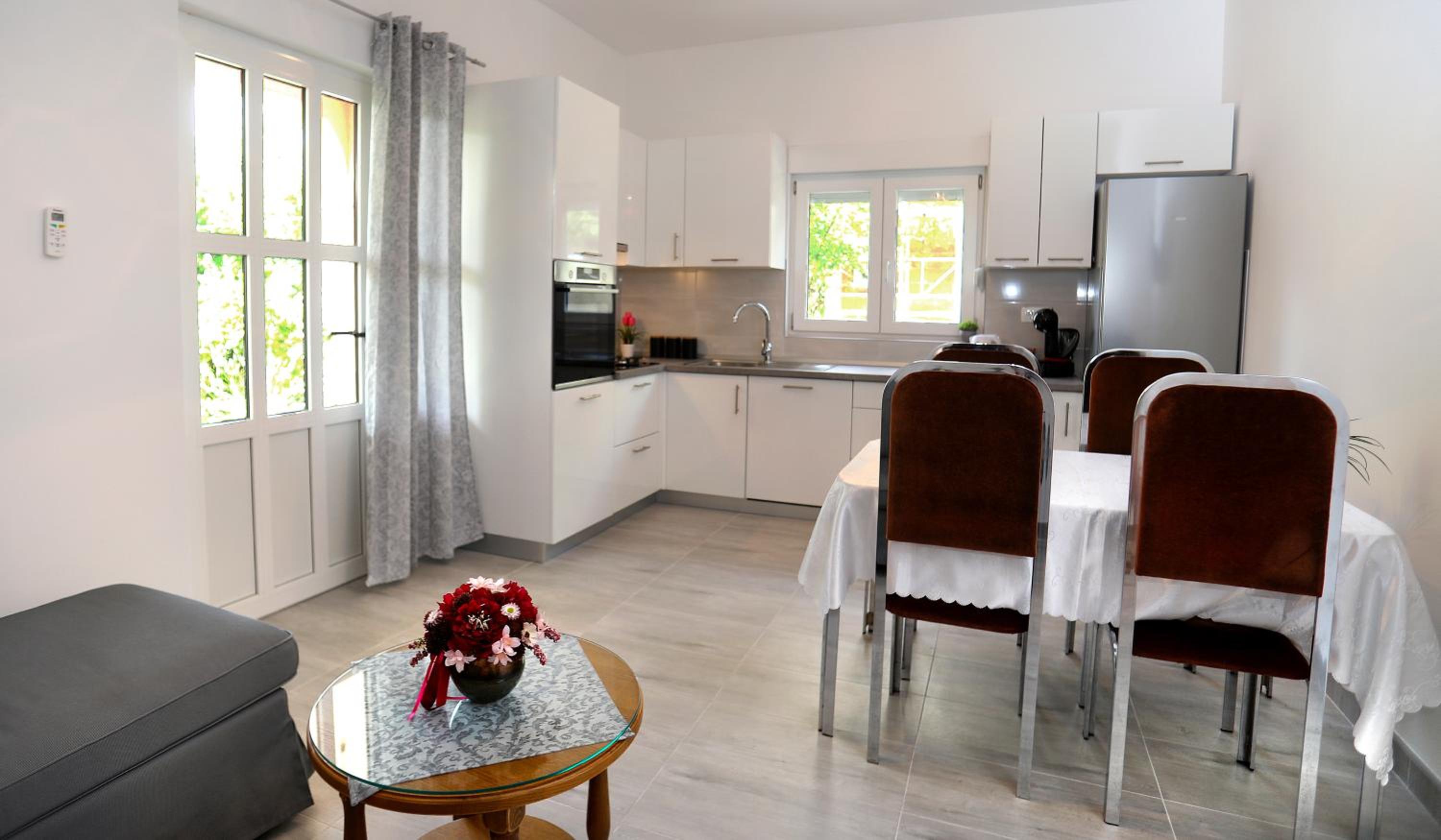 Apartment with Garden View - Photo 19