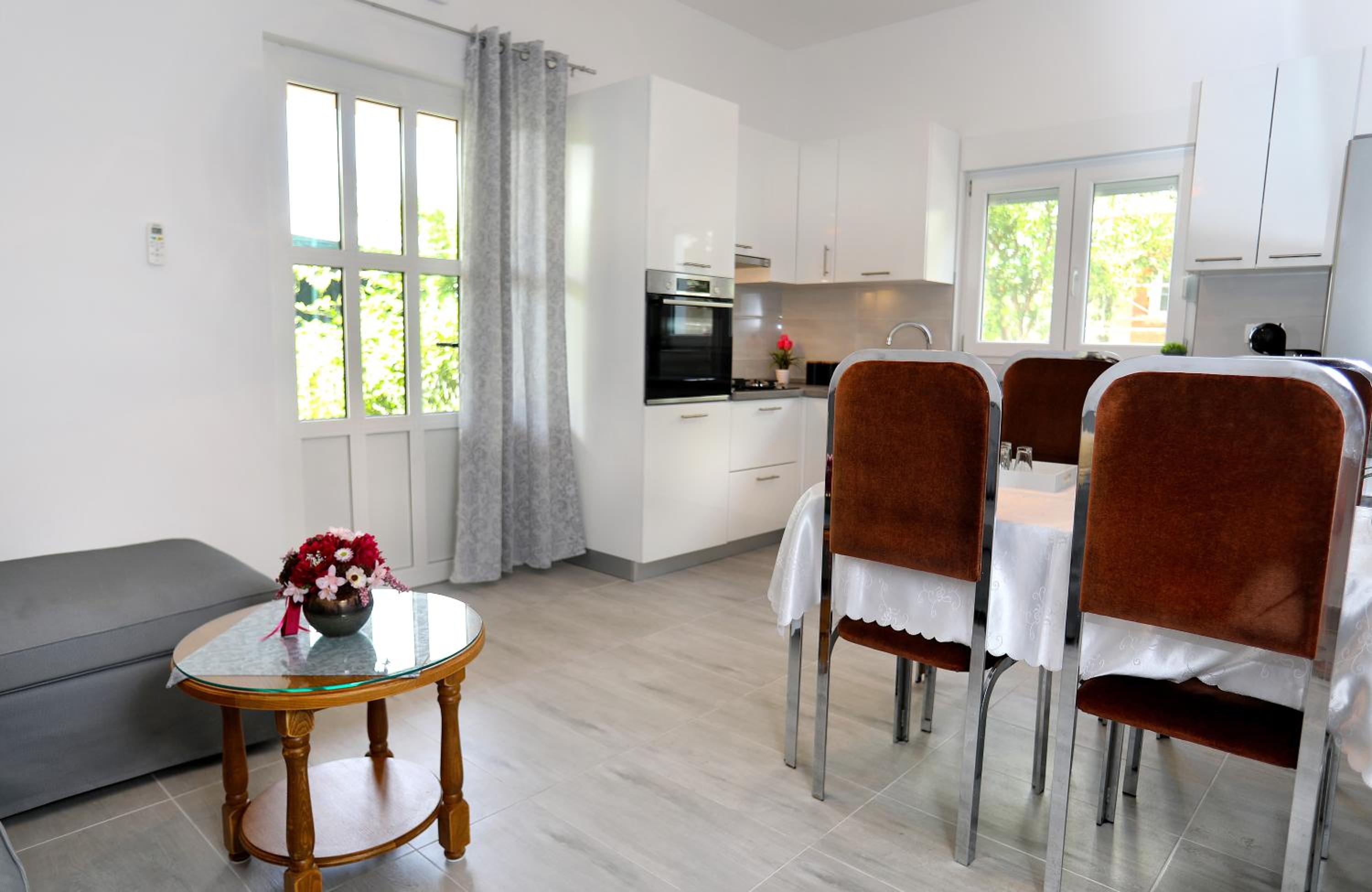Apartment with Garden View - Photo 22