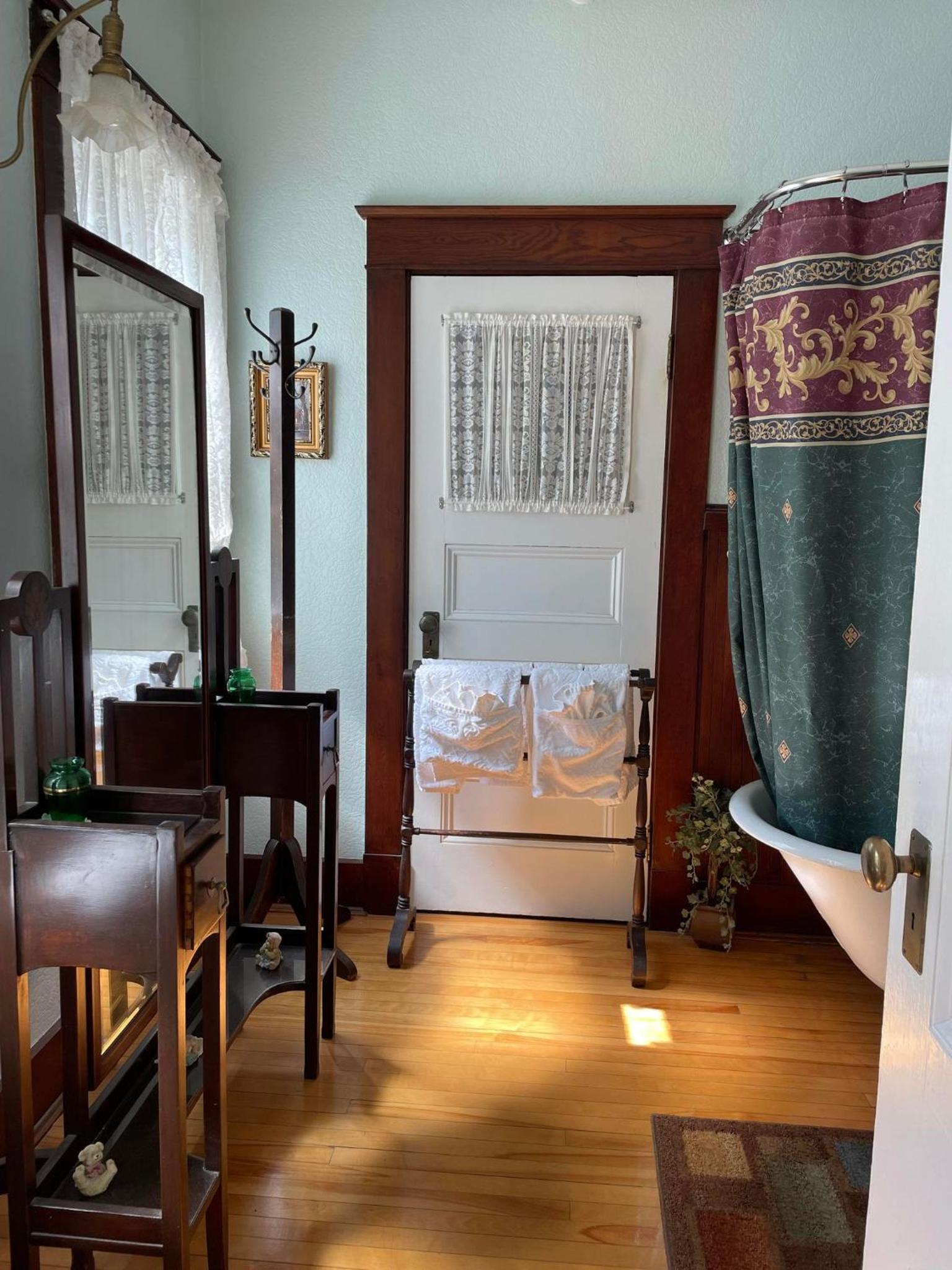 Deluxe Family Room photo 3