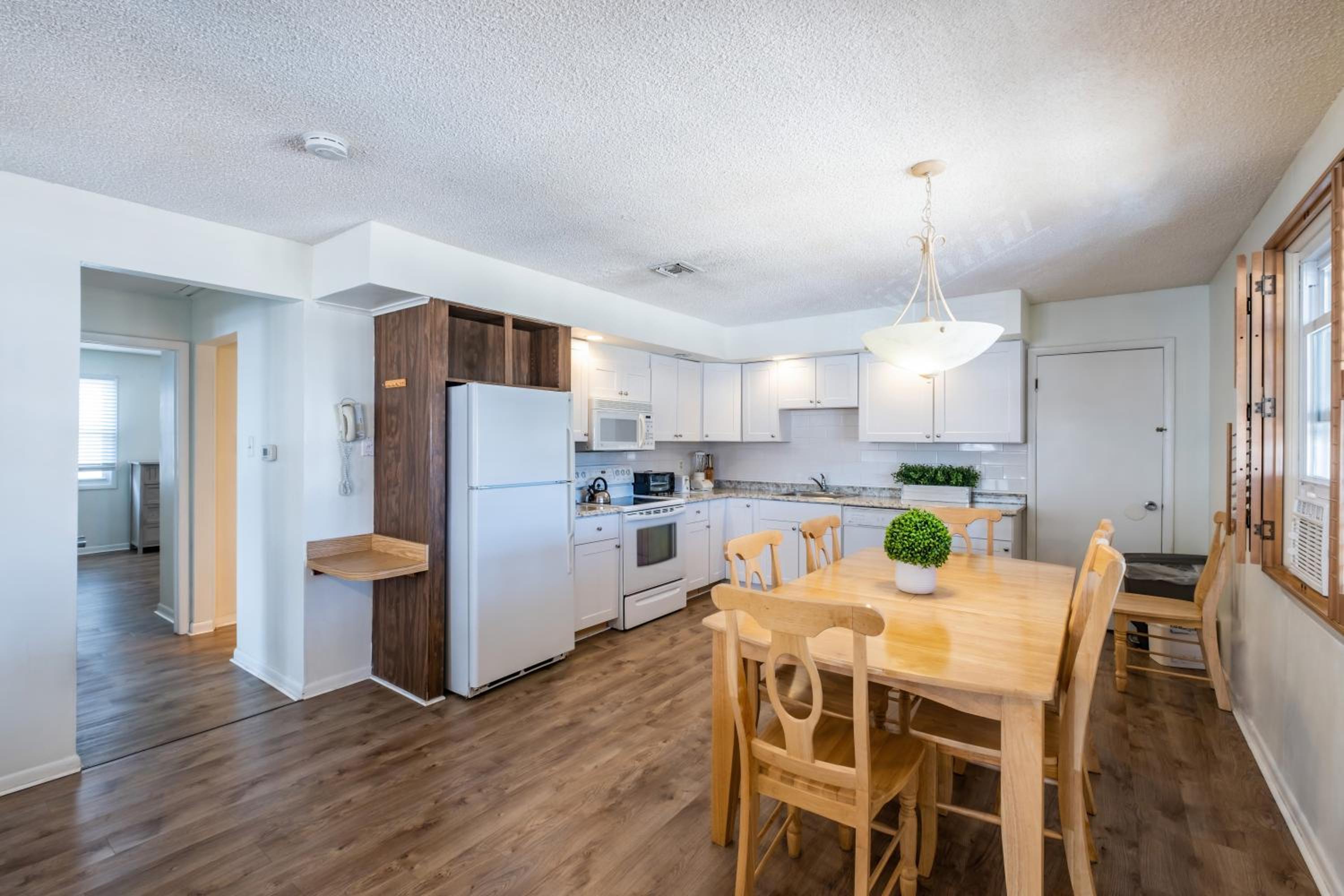 Three-Bedroom Apartment - Photo 3