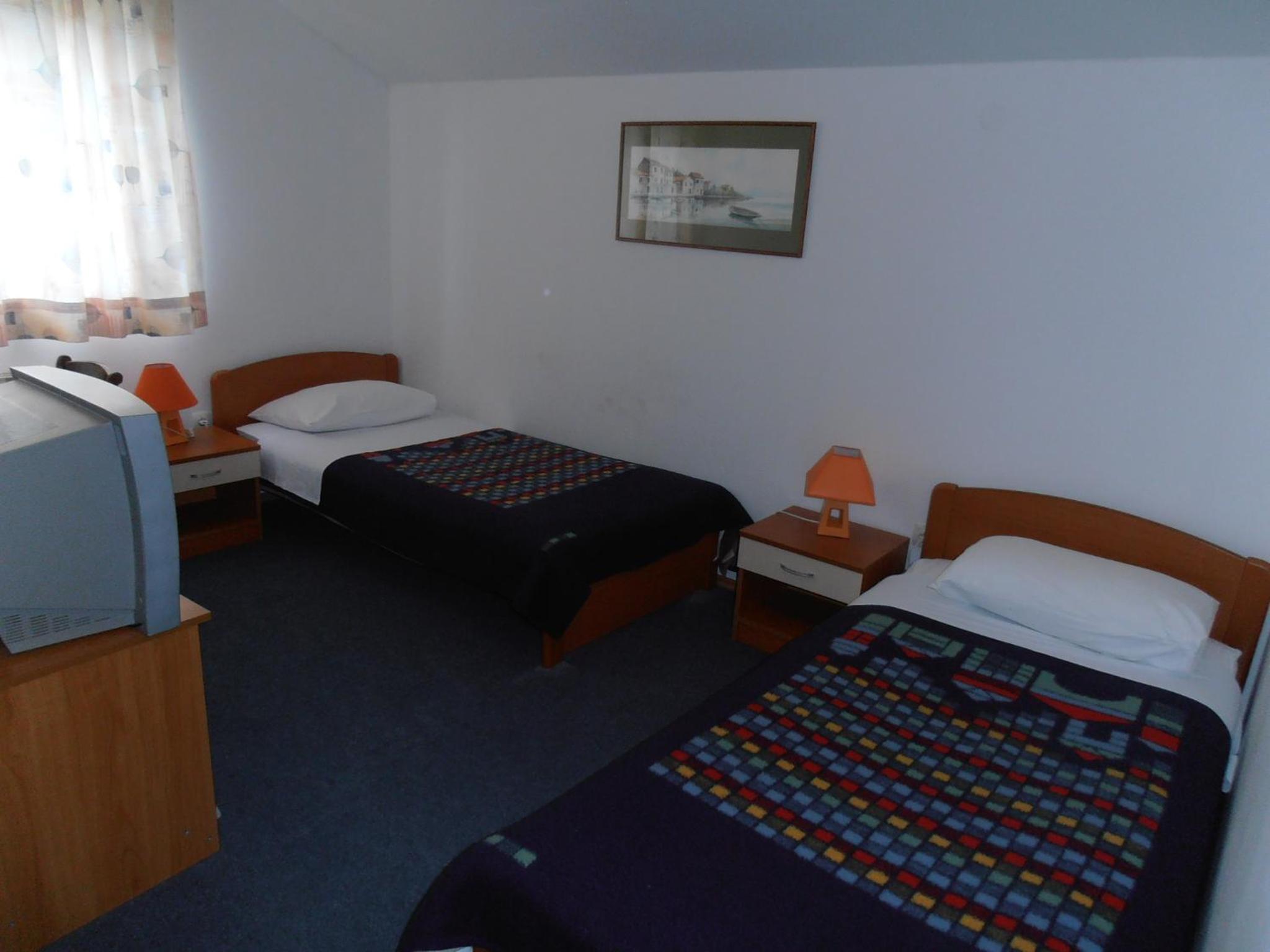 Twin Room - Photo 1