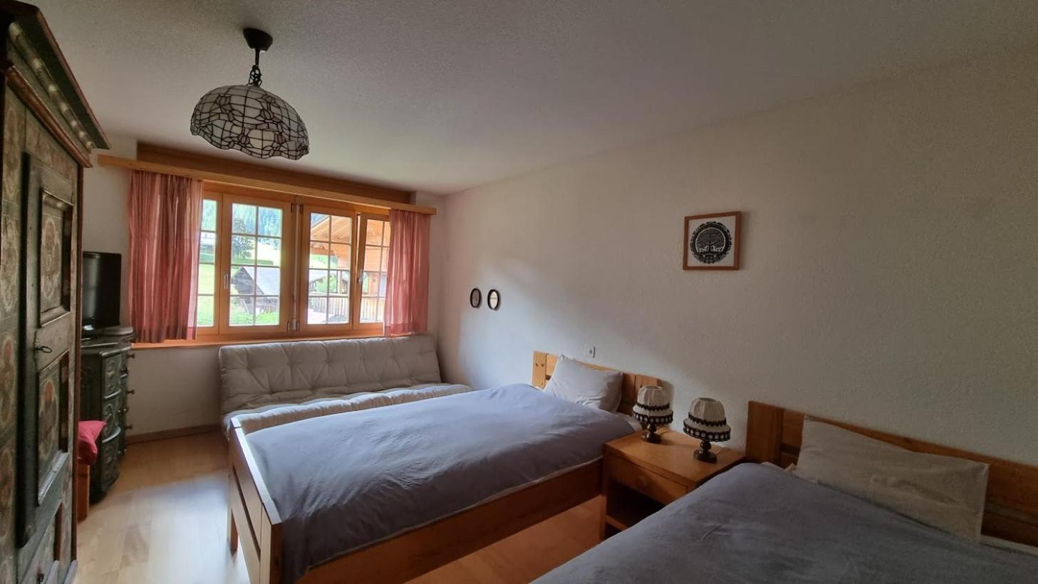 Twin Room with Private Bathroom photo 2