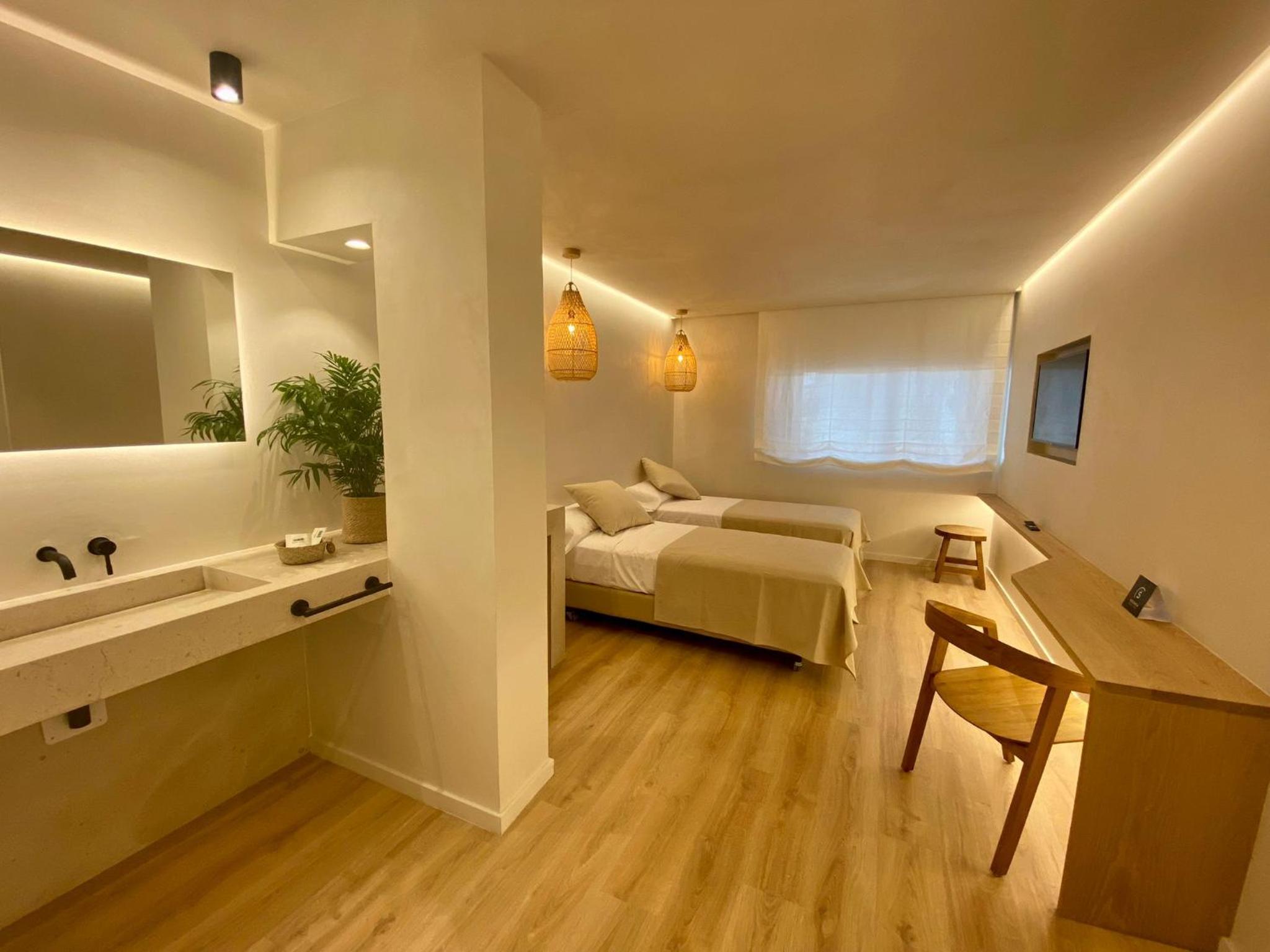 Double or Twin Room - Disability Access - Photo 4