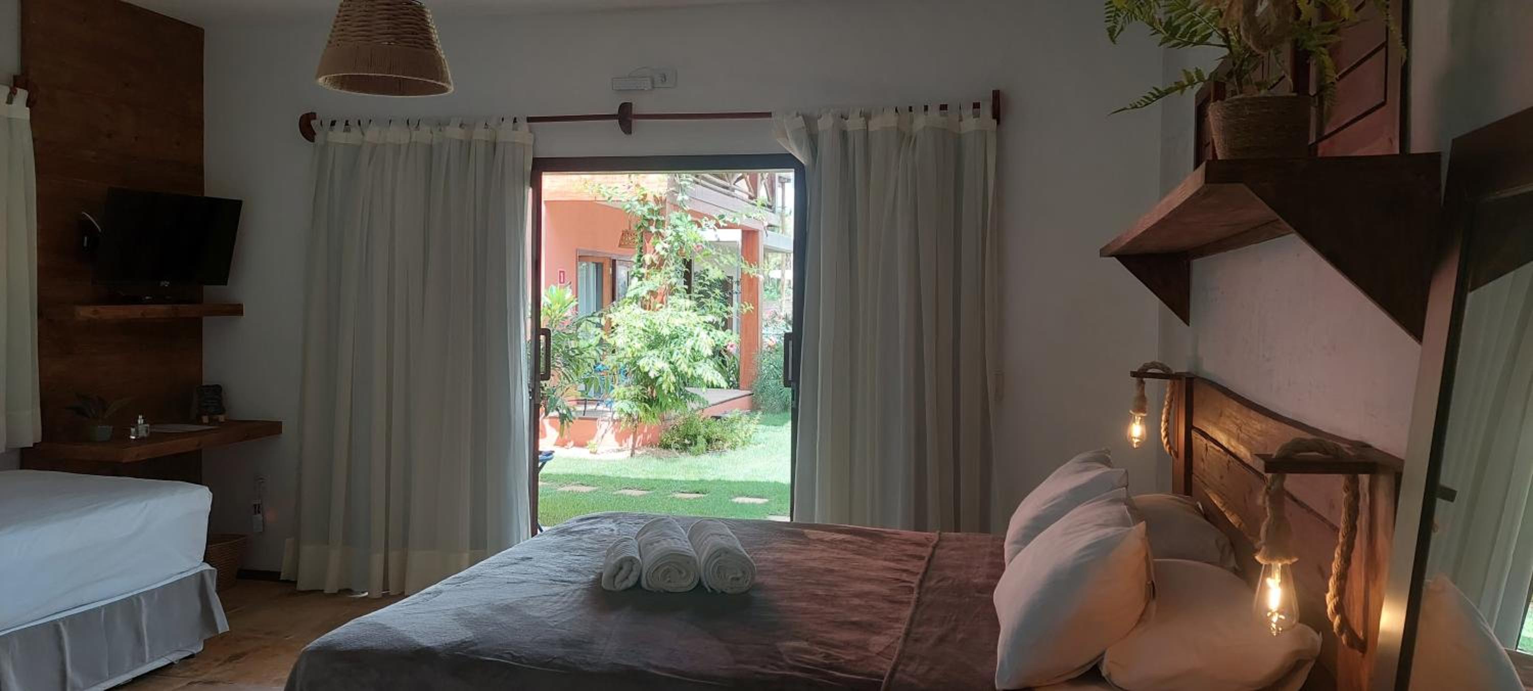 Deluxe Room - Photo 2