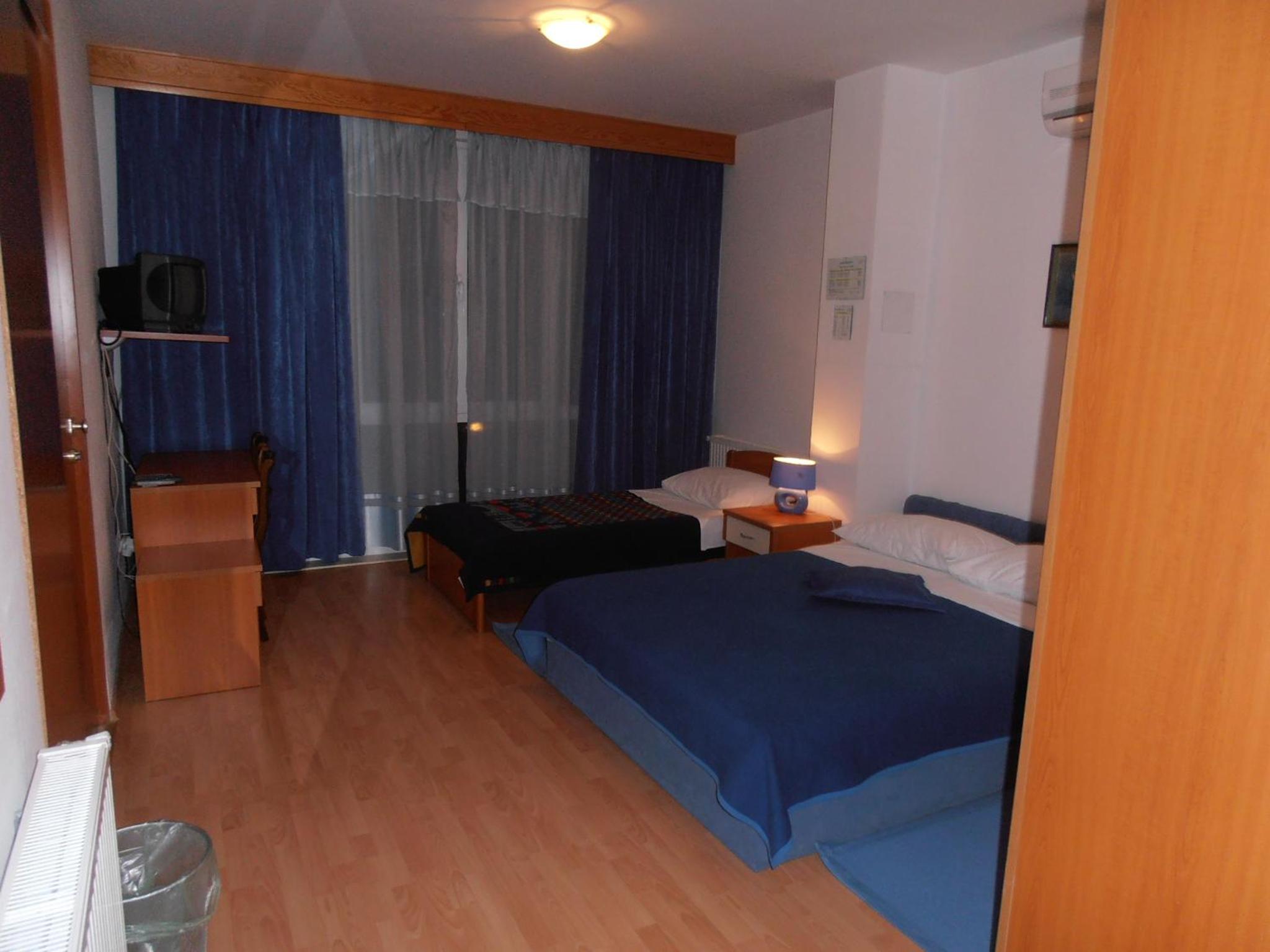 Standard Triple Room - Photo 5