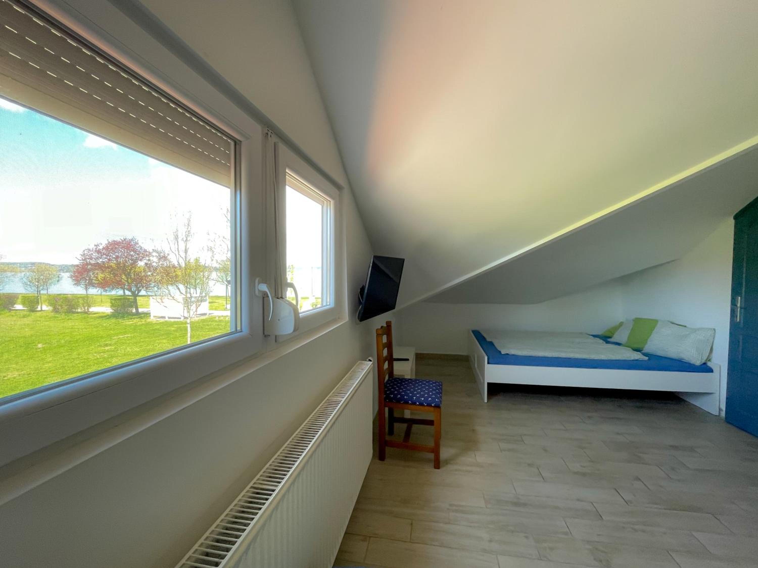 Quadruple Room - Attic - Photo 11
