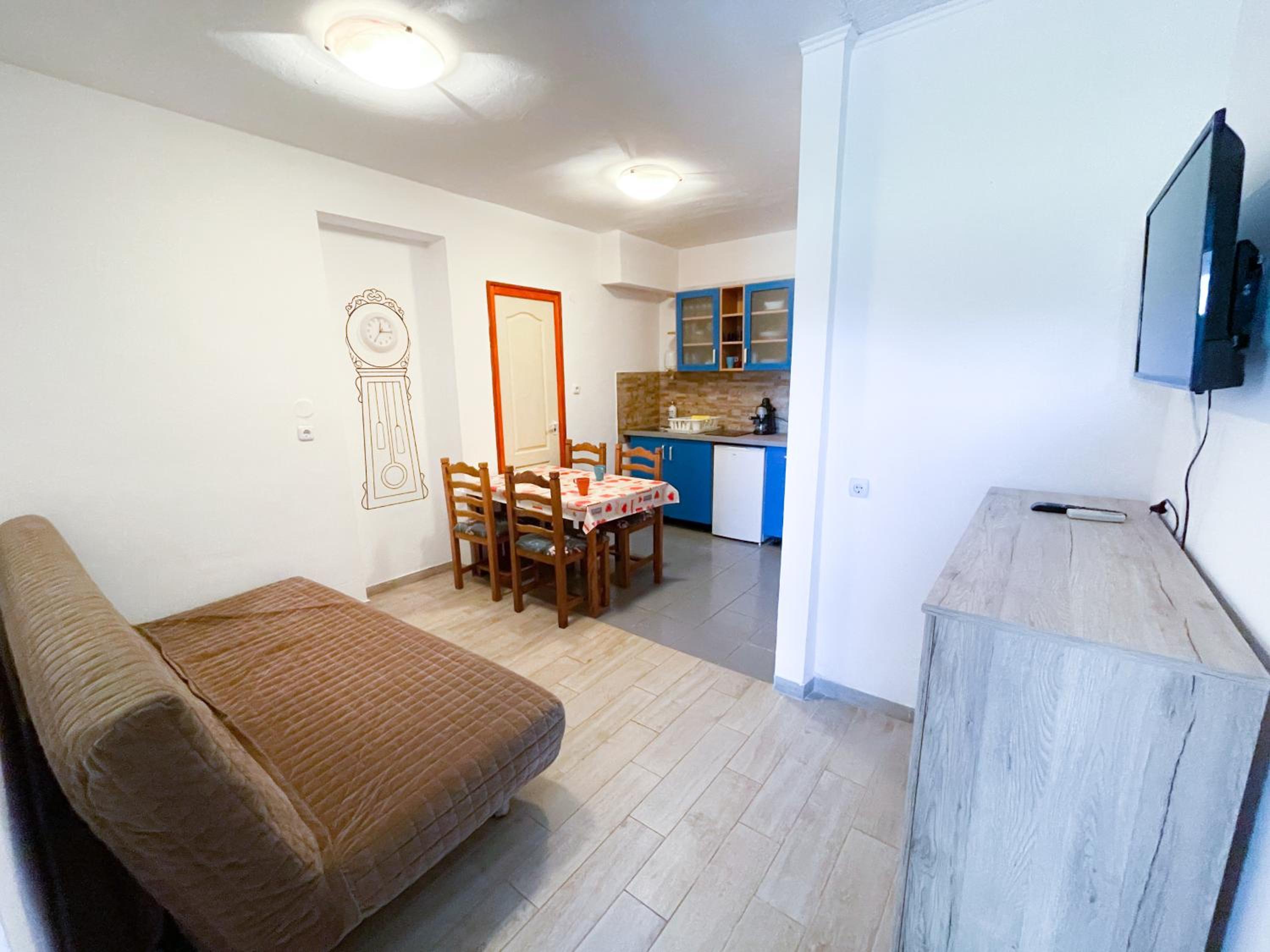 One-Bedroom Apartment - Photo 13