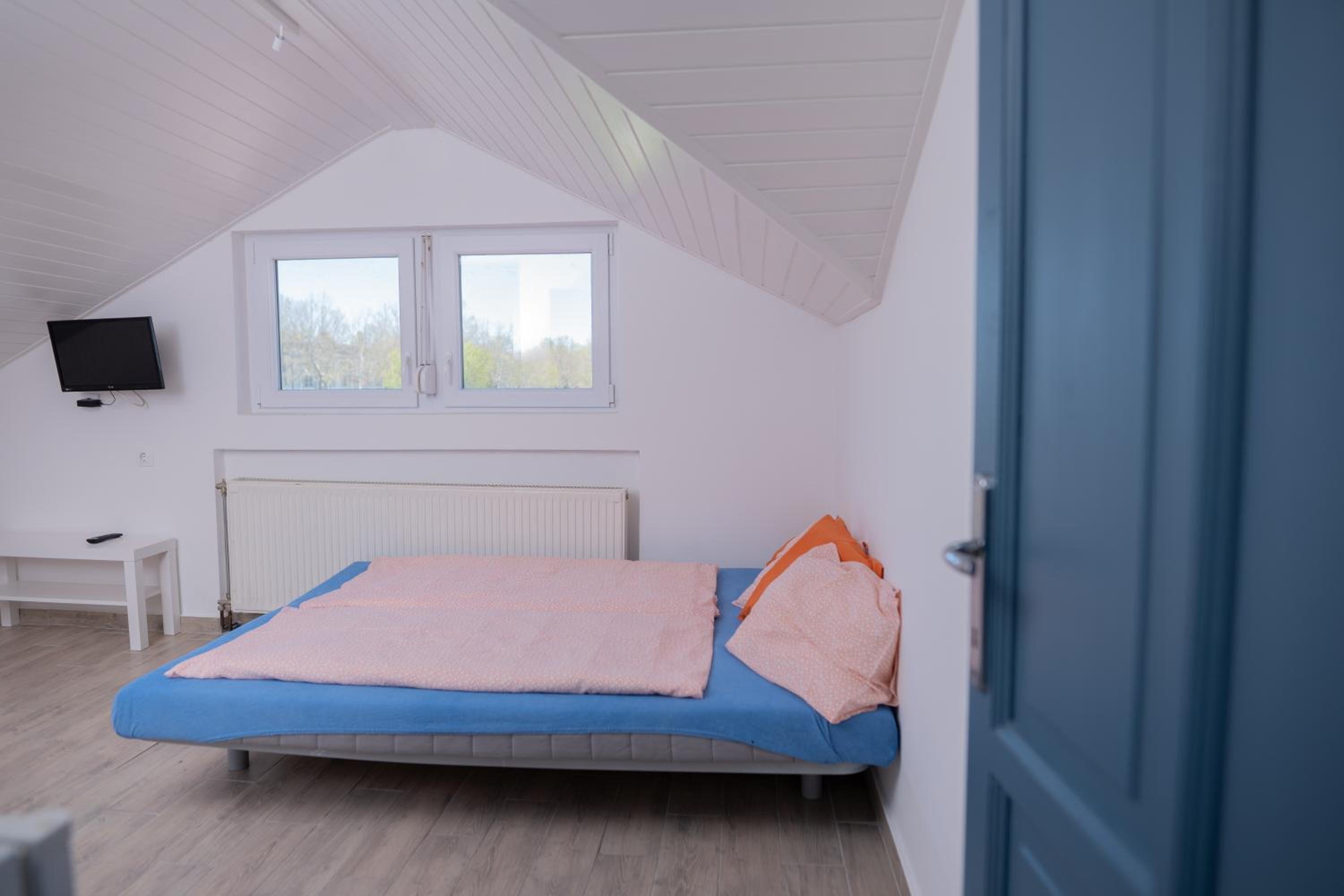 Quadruple Room - Attic - Photo 3