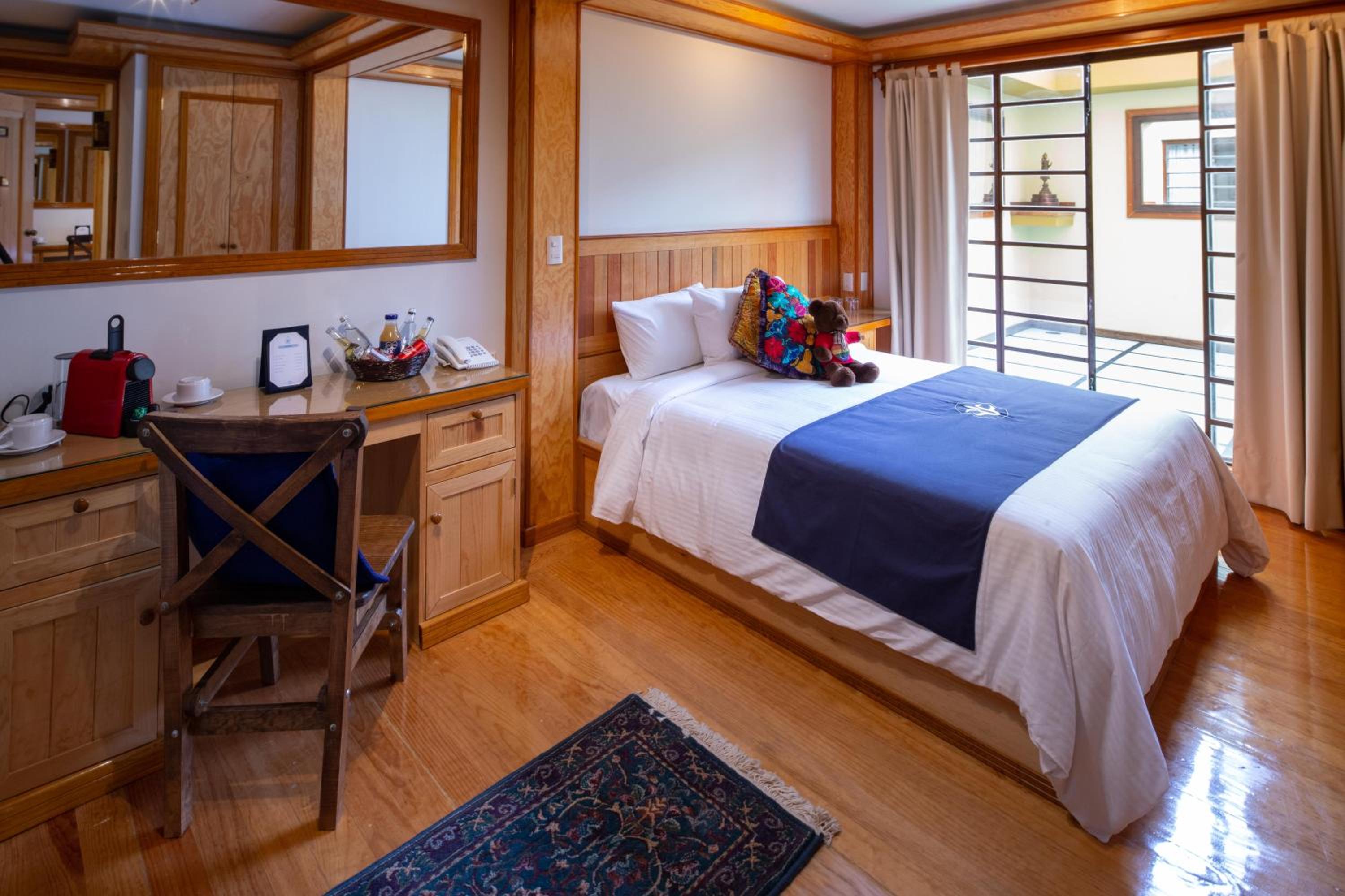 Deluxe Room - Photo 14