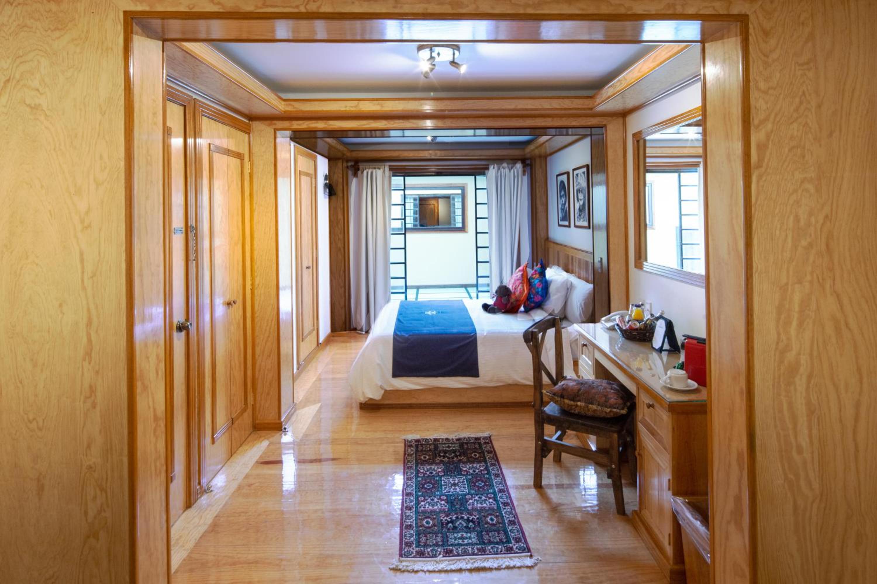 Deluxe Room - Photo 4