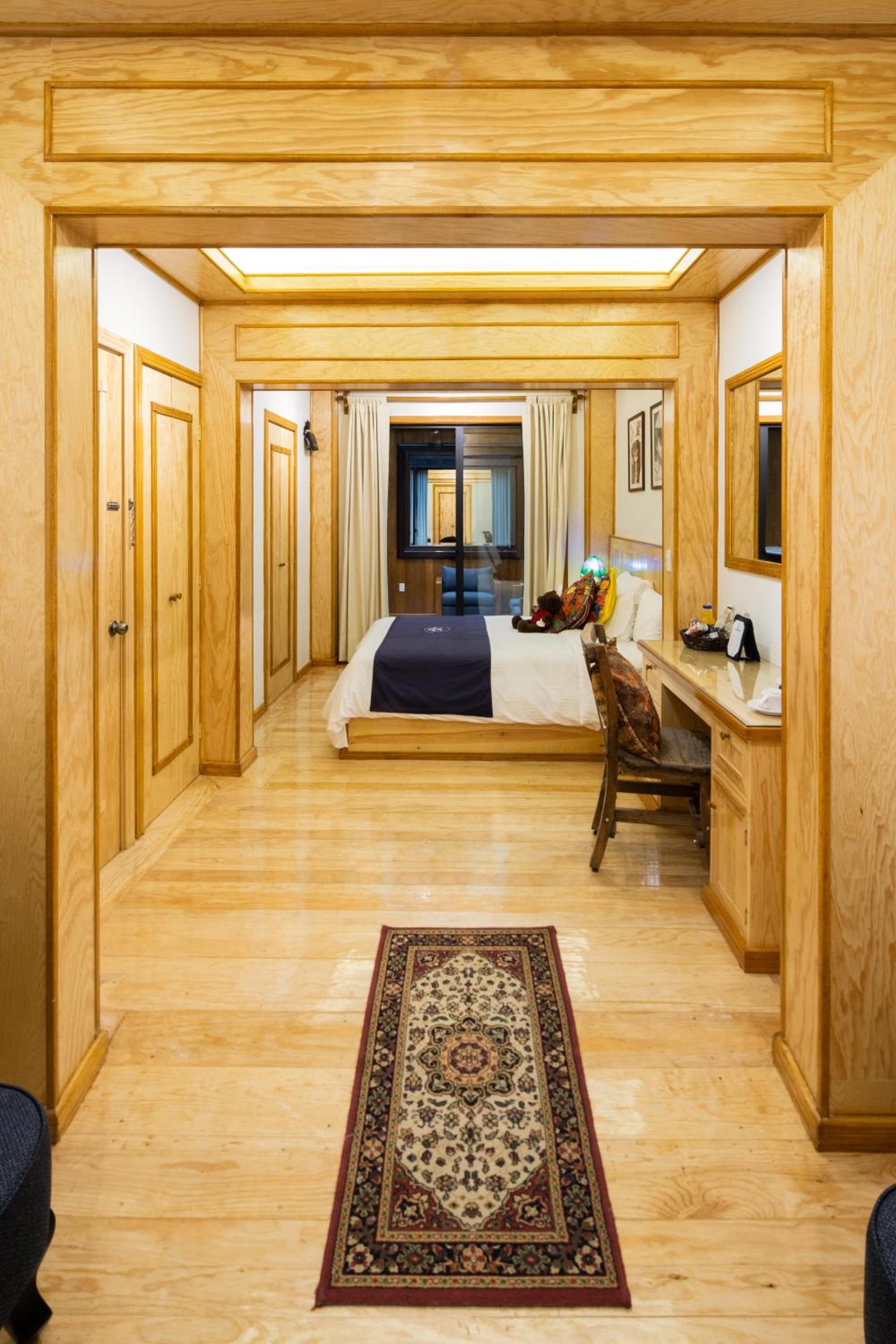 Deluxe Room - Photo 1