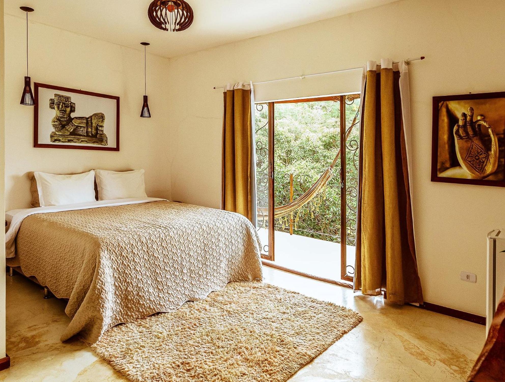 Deluxe Double Room with Bath and Mountain View photo 1