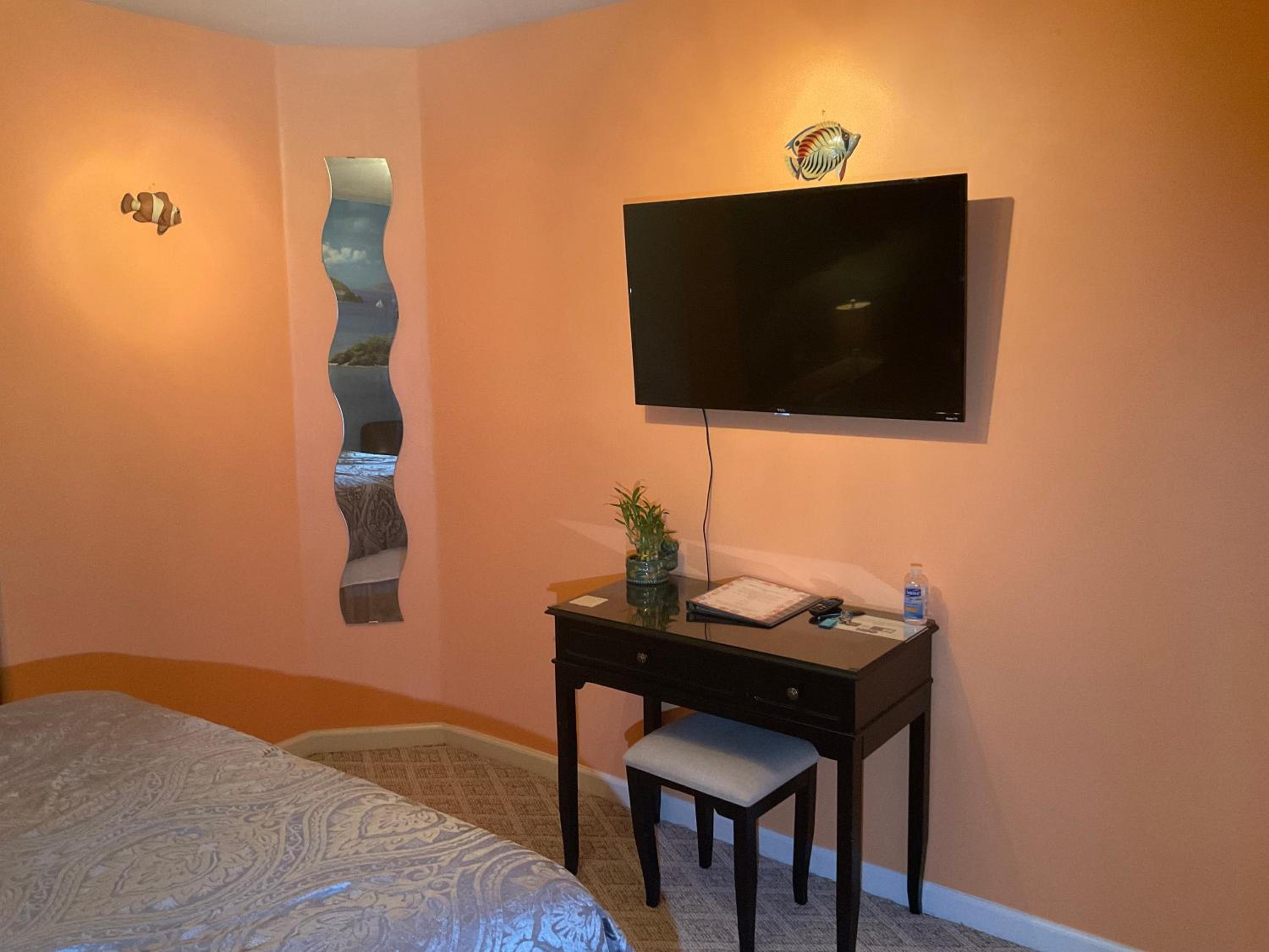 Double Room with Shared Bathroom photo 3
