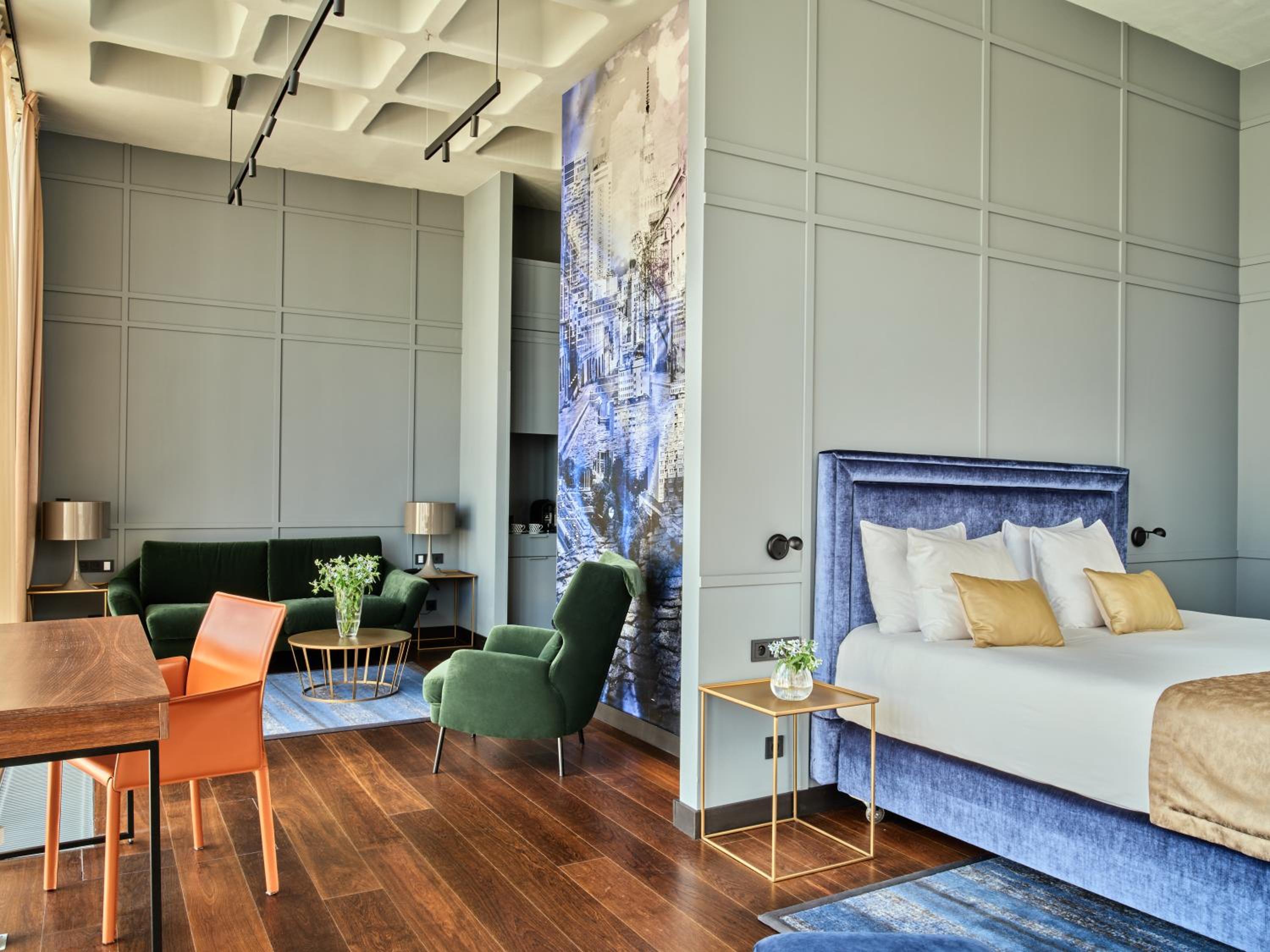 Queen Suite photo 1