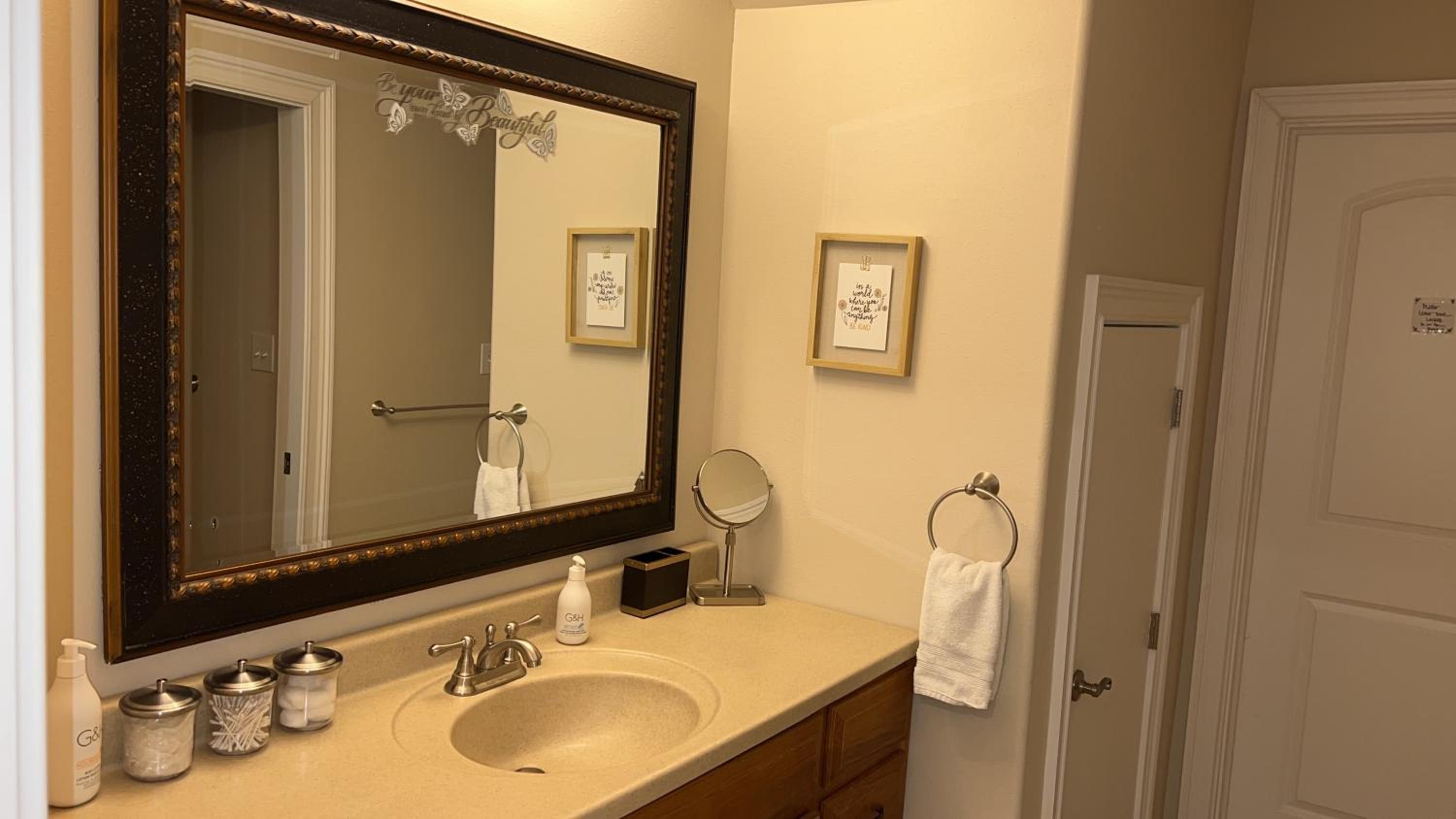 Double Room with Private Bathroom - Photo 3