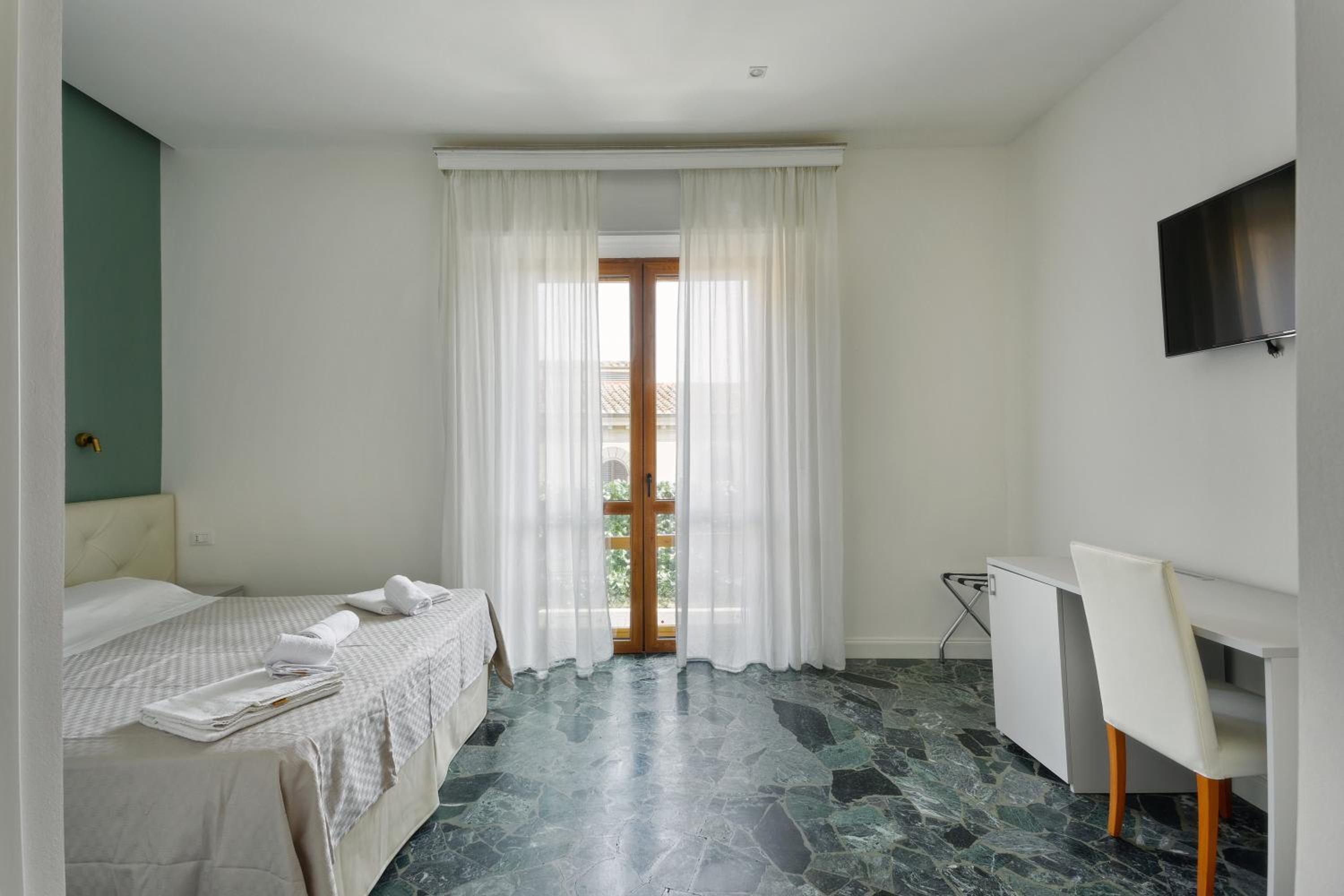 Double Room with Terrace photo 2
