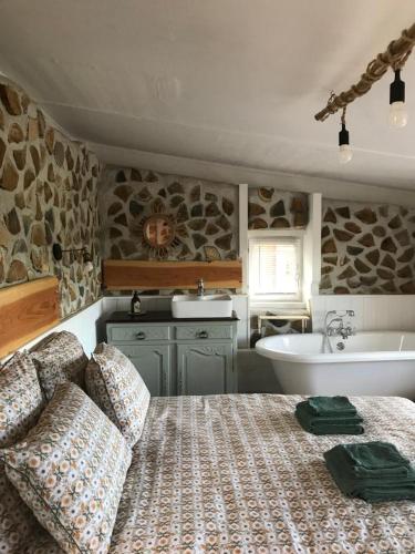 Double Room with Patio photo 3