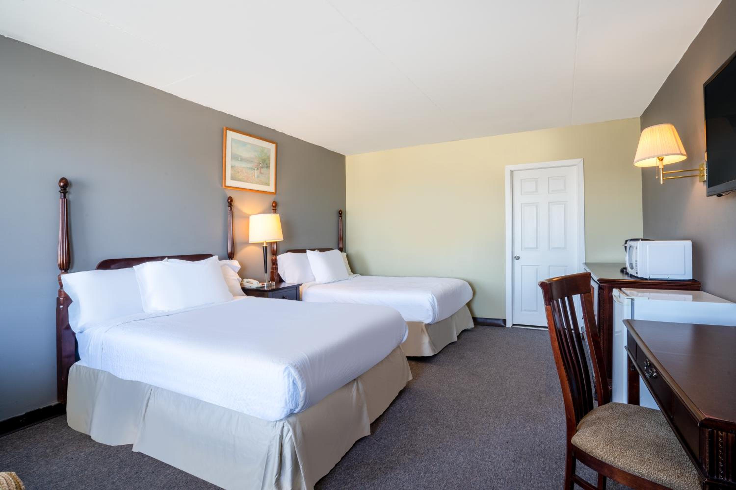 Double Room with Two Double Beds - Non-Smoking - Photo 2