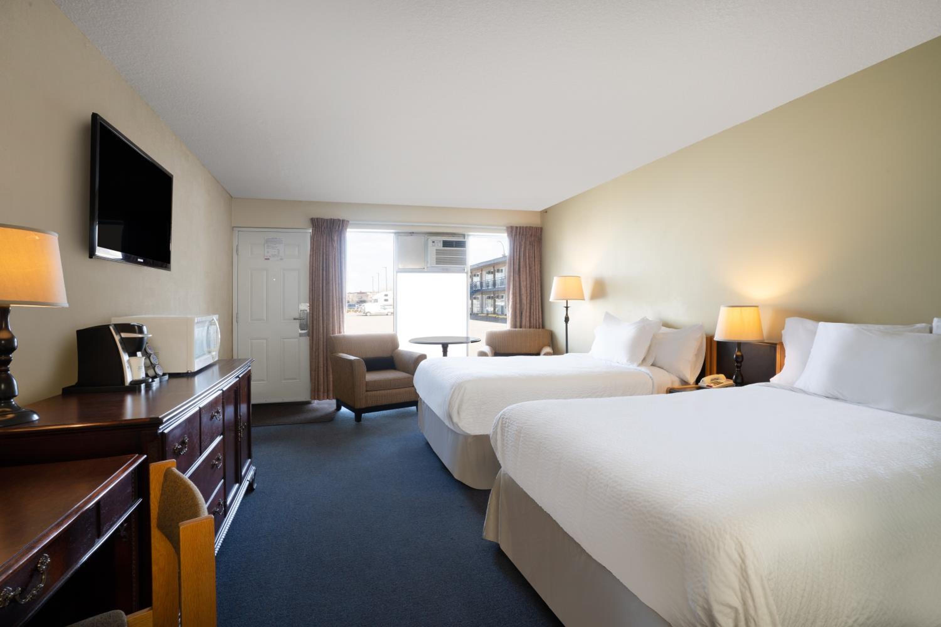 Double Room with Two Double Beds - Non-Smoking - Photo 3