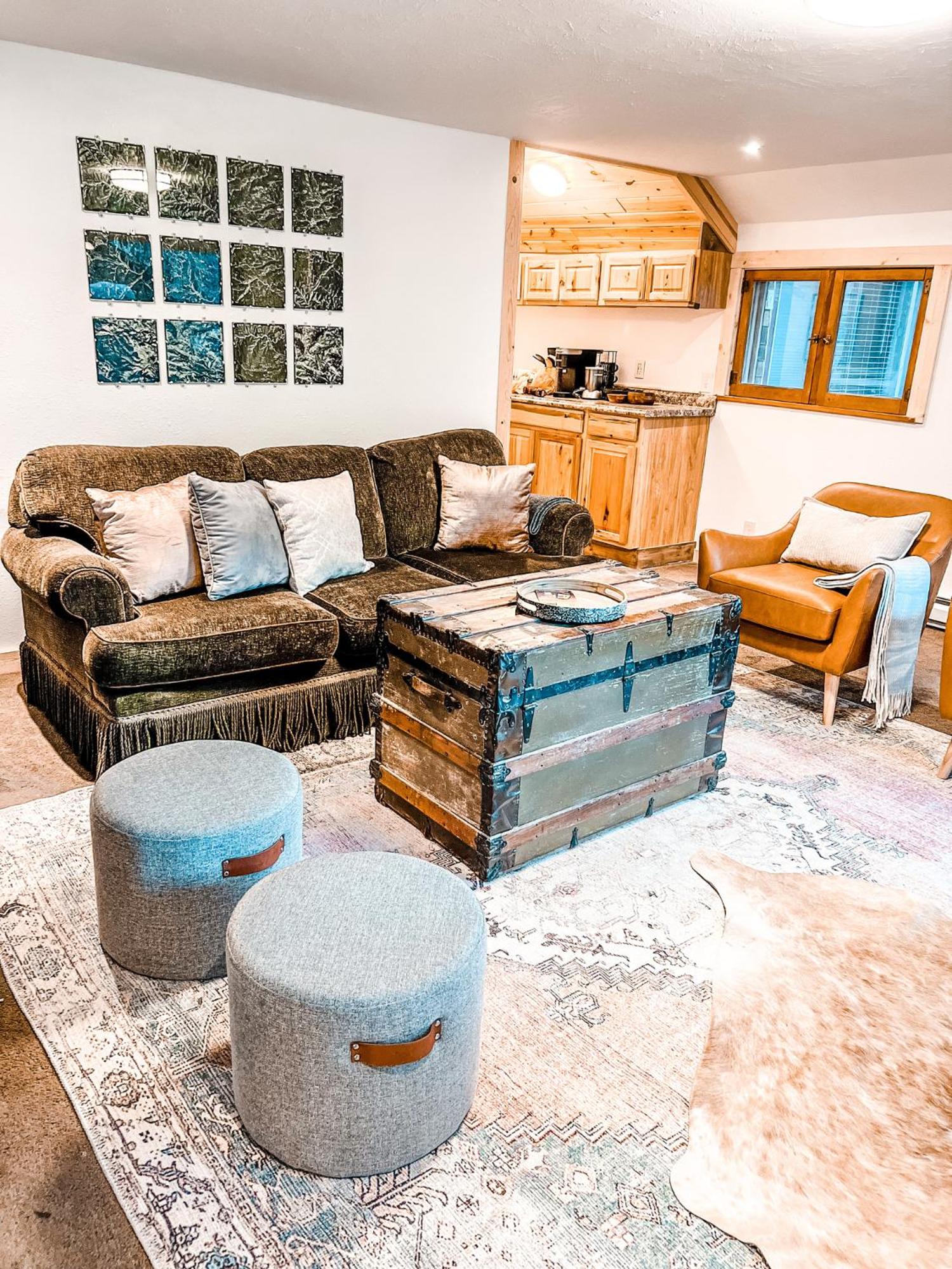 Deluxe King Suite - Photo 2