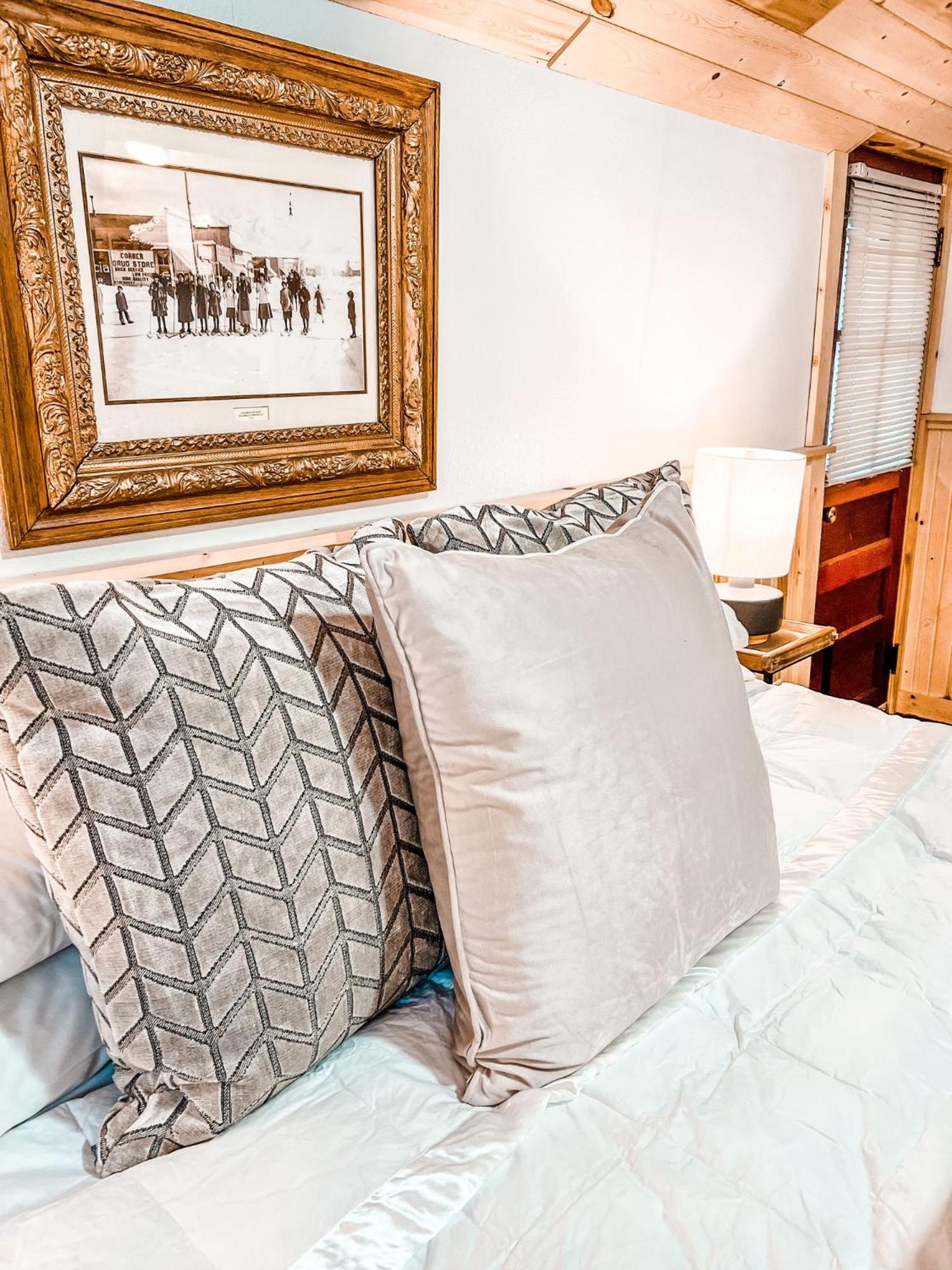 Deluxe King Suite - Photo 1