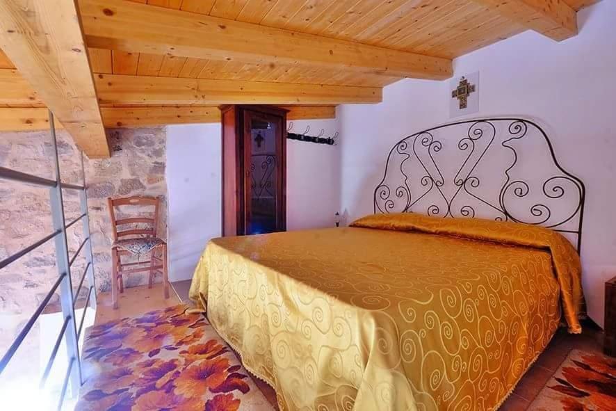 One-Bedroom House photo 1